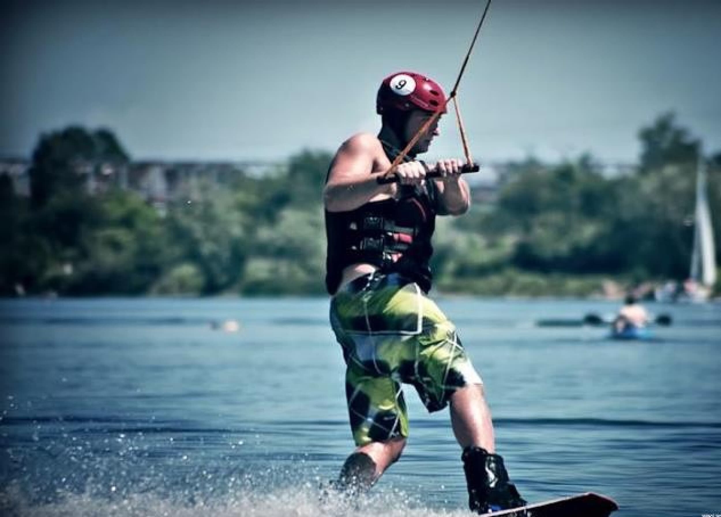 Poznaj Wakeboarding dla Przyjaciół (1 - 5 osób) | Kraków | Wyjątkowy Prezent