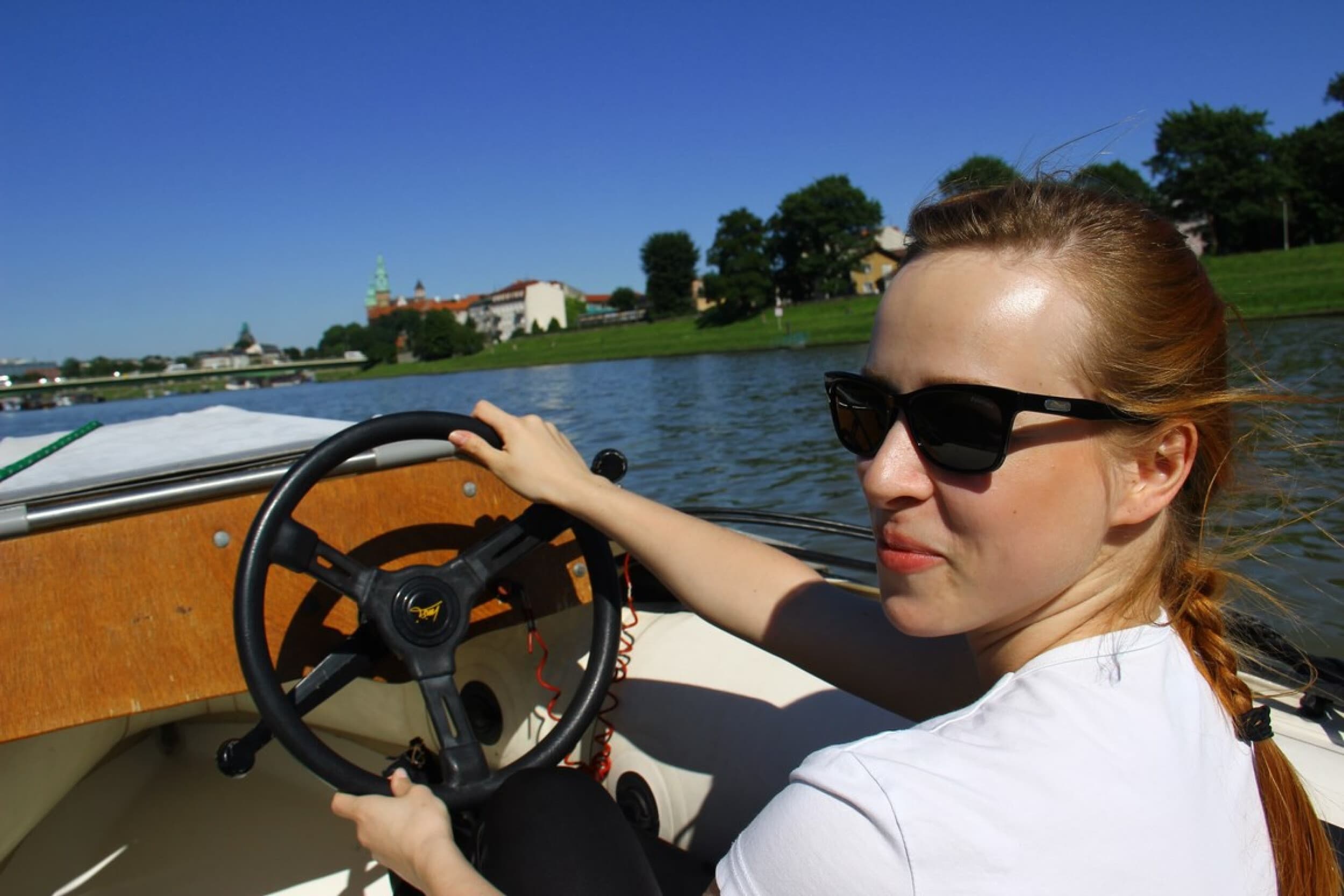 Godzinna Wycieczka Łodzią Motorową po Wiśle dla Dwojga | Kraków