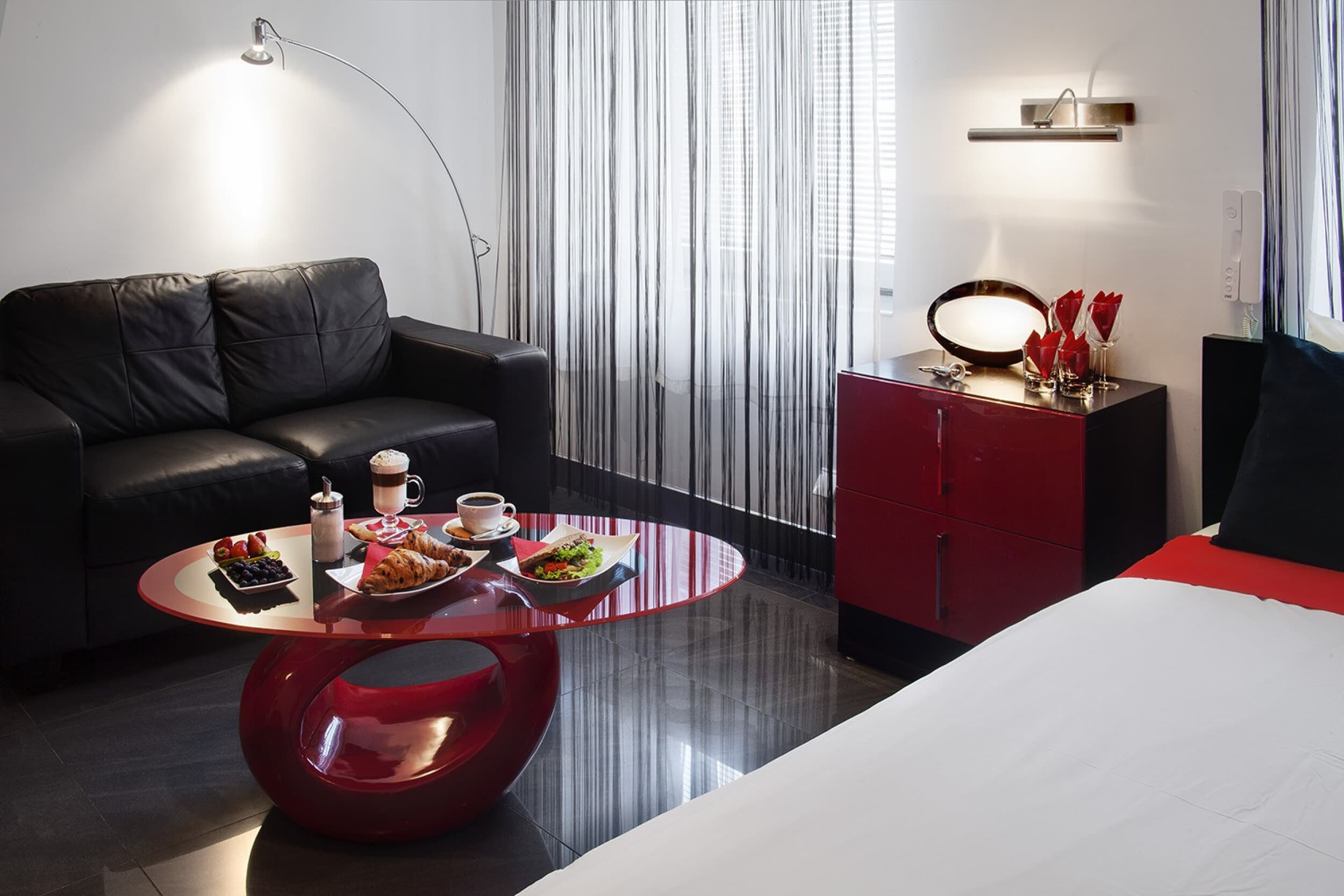 Romantyczny Pobyt w Komorowski Luxury Guest Rooms | Kraków | Wyjątkowy Prezent