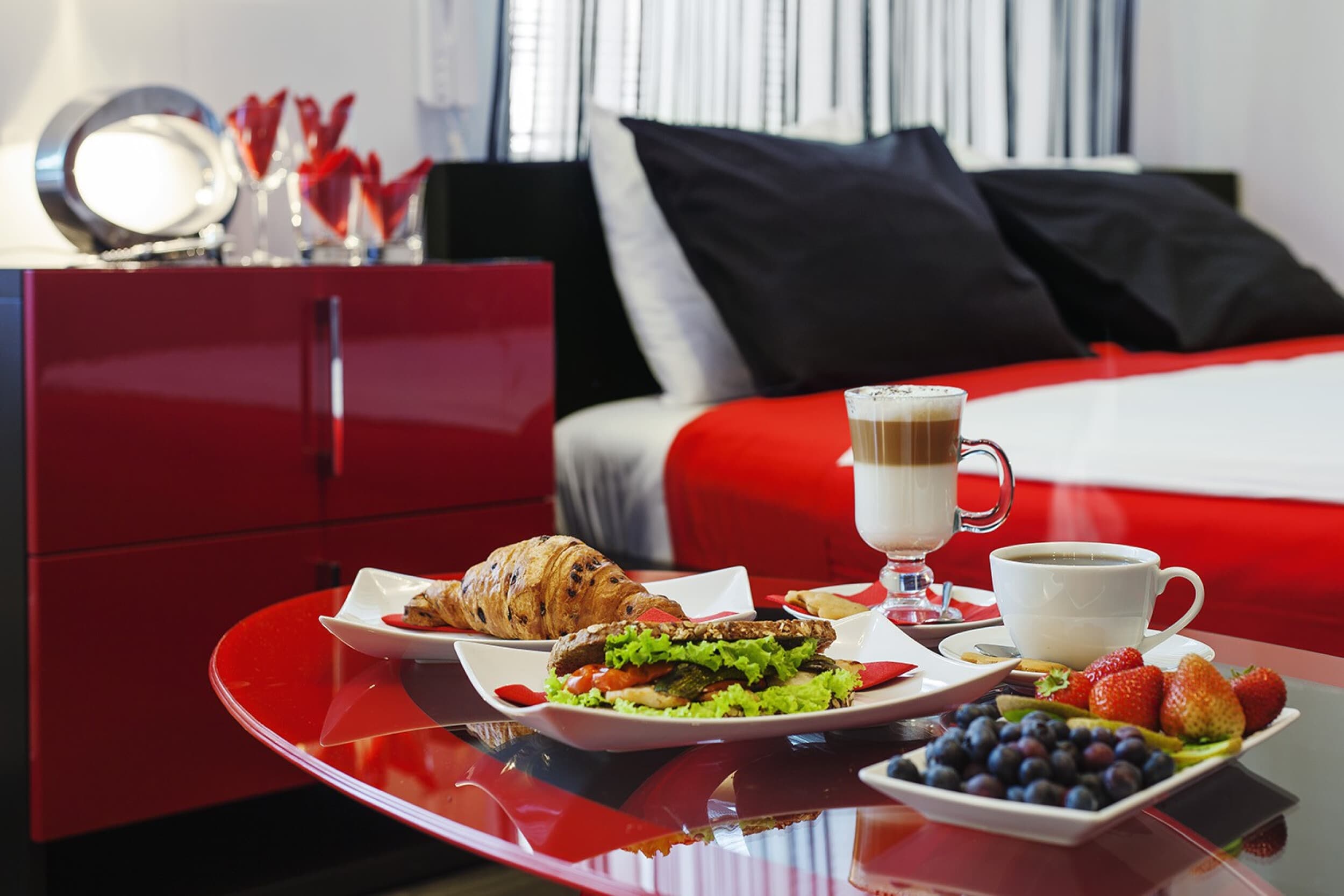 Romantyczny Pobyt w Komorowski Luxury Guest Rooms | Kraków | Wyjątkowy Prezent