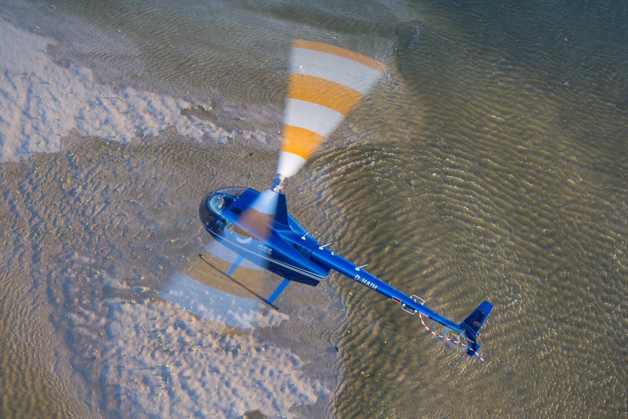 Romantyczny Lot Helikopterem dla Dwojga (10 minut) | Warszawa | Wyjątkowy Prezent