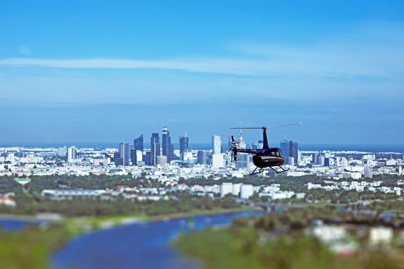 Romantyczny Lot Helikopterem dla Dwojga (10 minut) | Warszawa