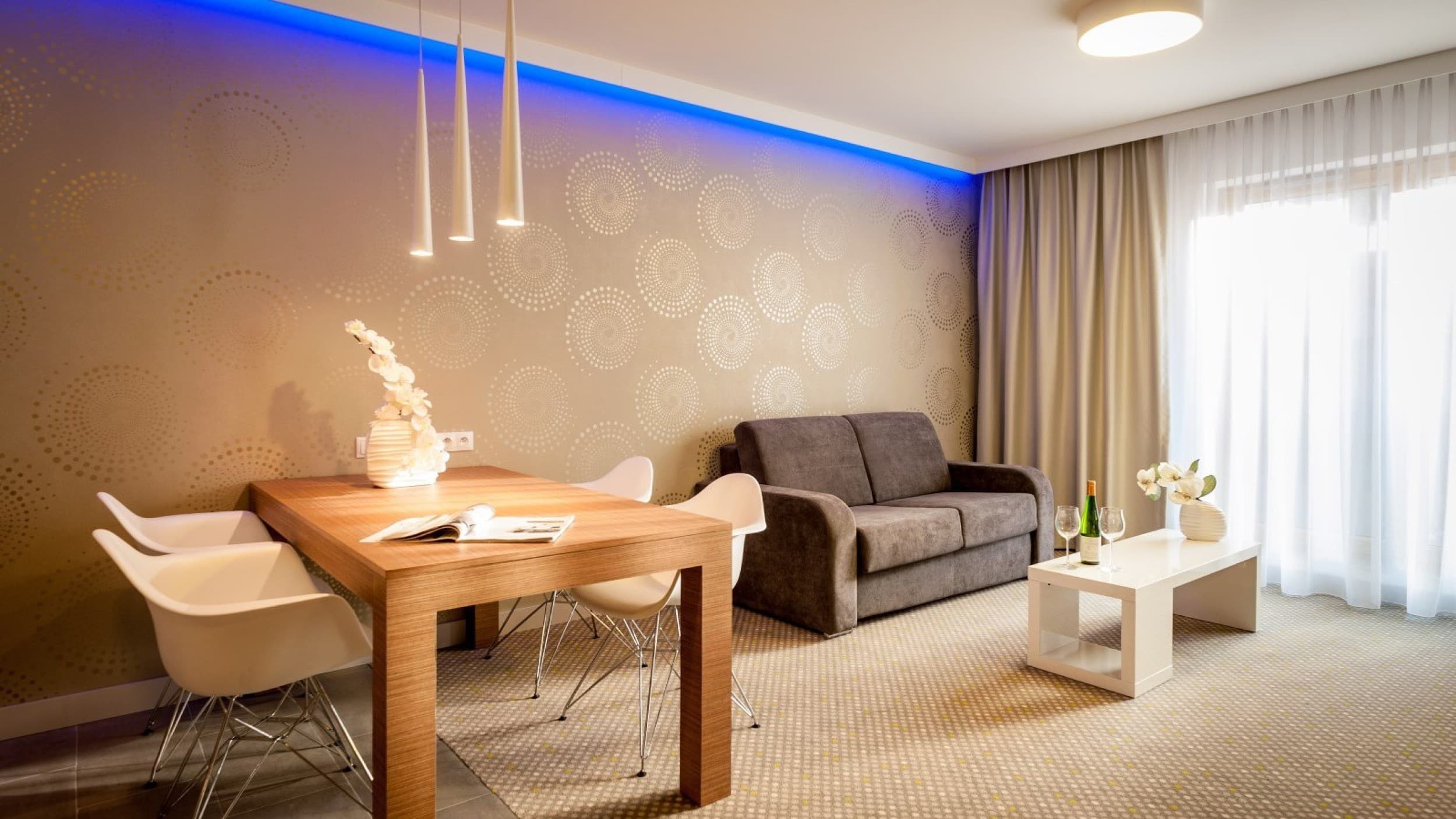 Romantyczny Pobyt (1 Noc, 2 Osoby) | Hotel InVite | Wrocław