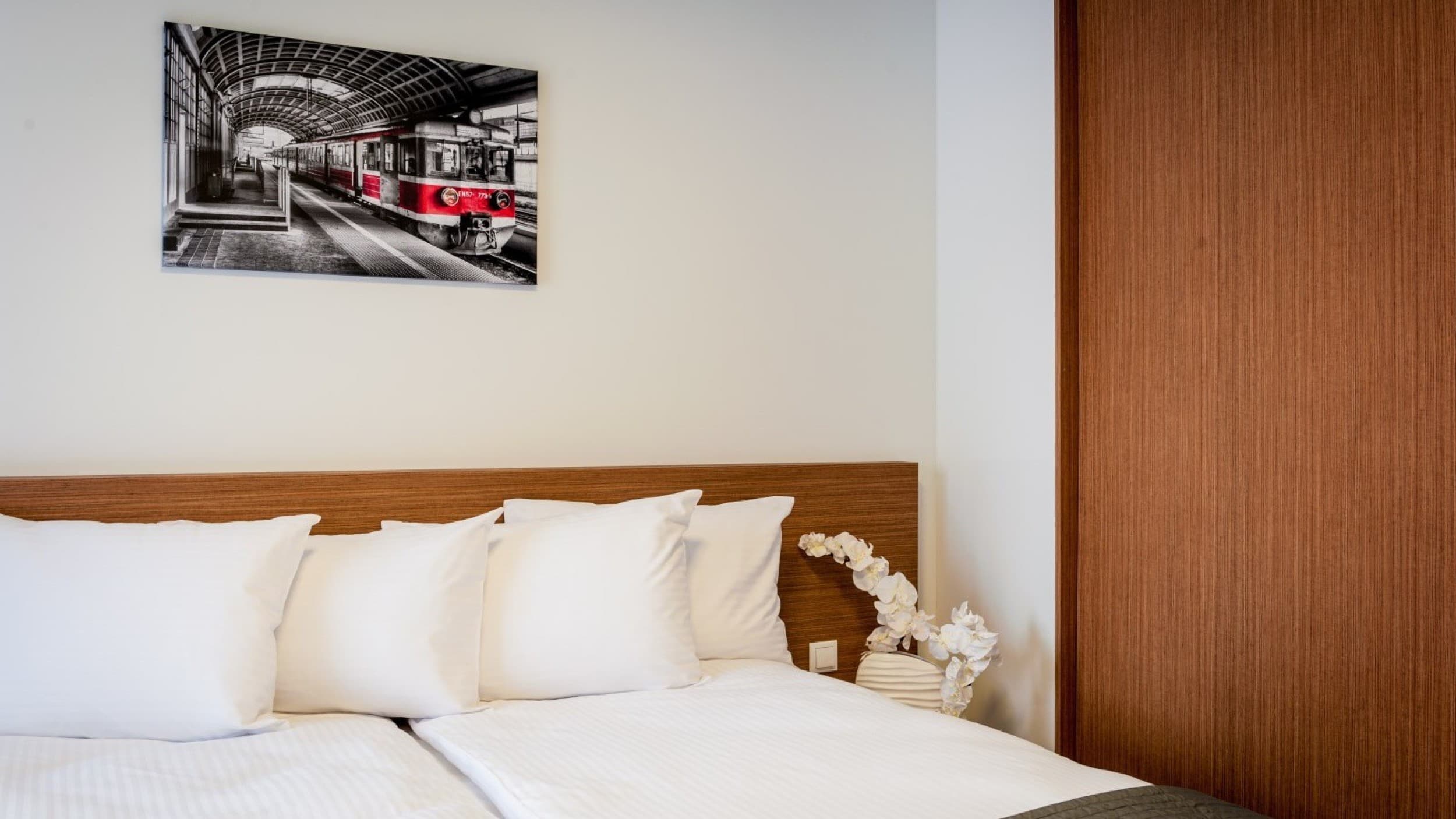 Romantyczny Pobyt (1 Noc, 2 Osoby) | Hotel InVite | Wrocław