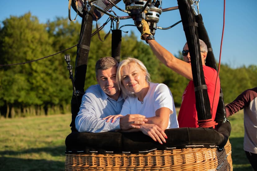 Romantyczny Lot Balonem dla Dwojga z Noclegiem w Dolinie Pałaców i Ogrodów