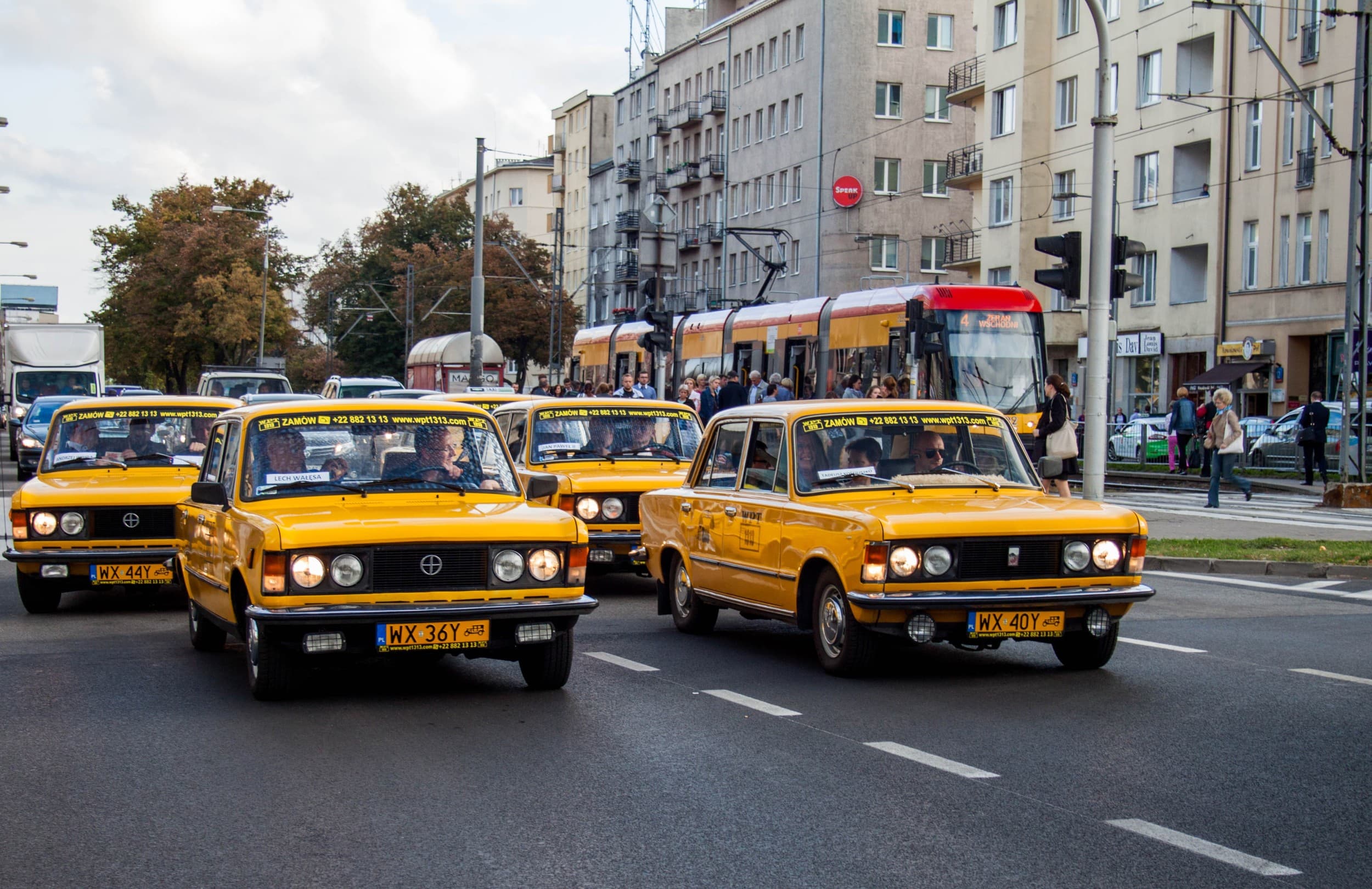 Zwiedzanie Warszawy Fiatem 125p  | Wyjątkowy Prezent