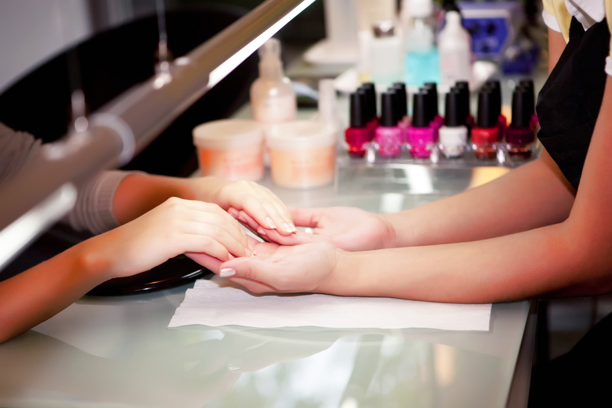 Manicure Klasyczny z Malowaniem Standardowym | Szczecin