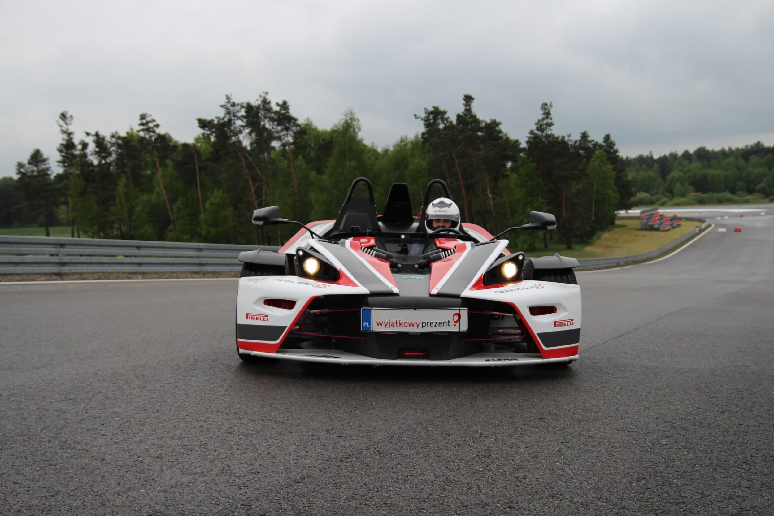 Pojedynek Lamborghini Gallardo vs KTM X-Bow (4 okrążenia) | Wiele Lokalizacji