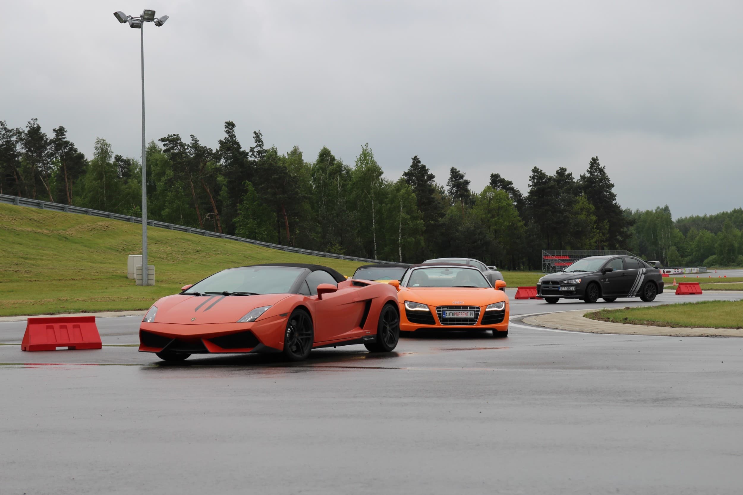 Pojedynek Lamborghini Gallardo vs KTM X-Bow (4 okrążenia) | Wiele Lokalizacji