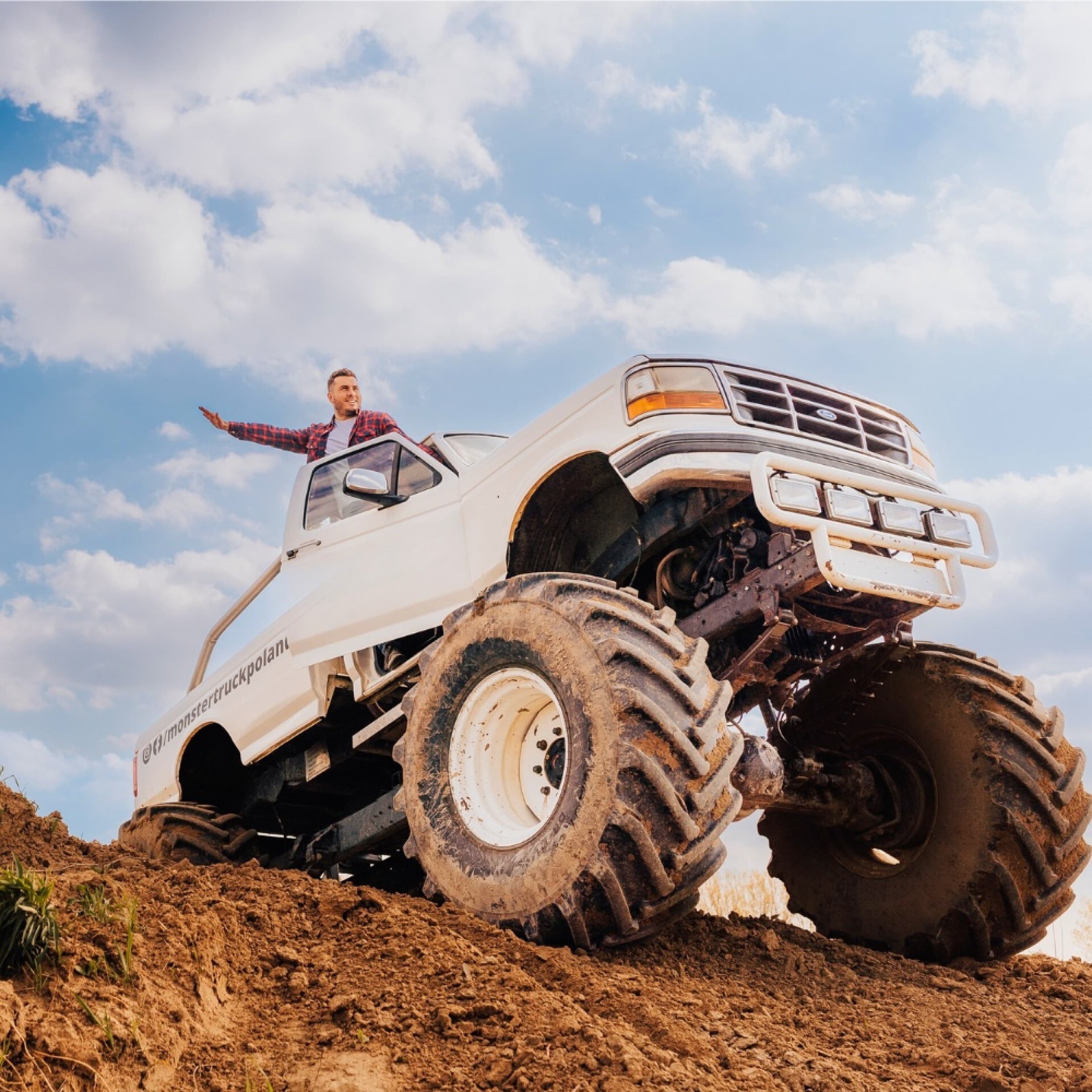 Jazda Co-Drive Monster Truckiem (1 osoba) | Wiele Lokalizacji