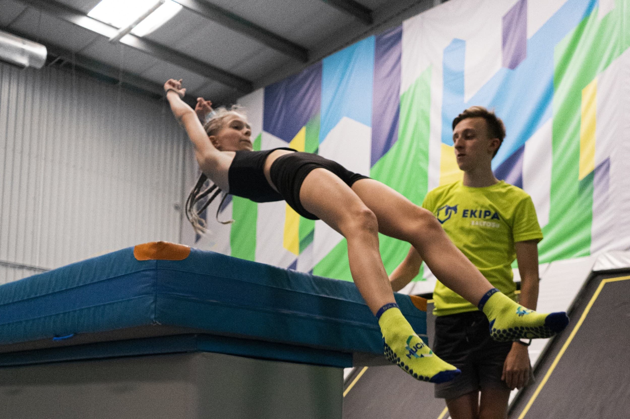 Szalona Zabawa w Parku Trampolin z Trenerem | Łódź