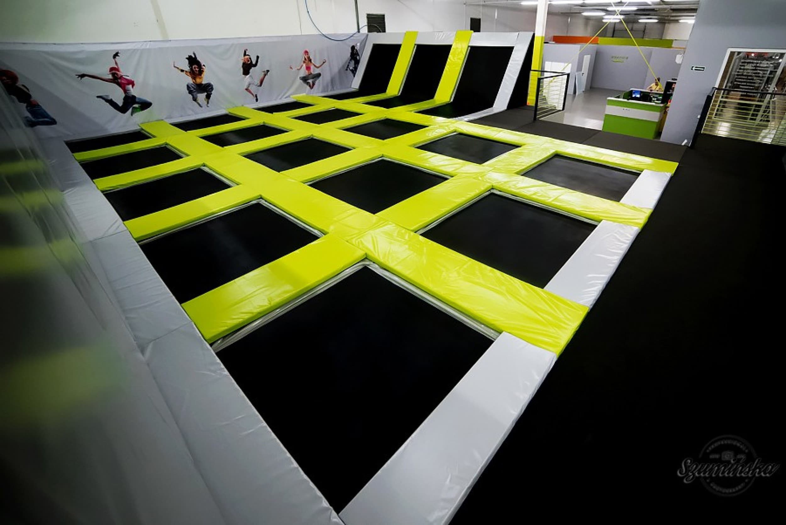 Szalona Zabawa w Parku Trampolin dla Rodziny | Toruń | Wyjątkowy Prezent