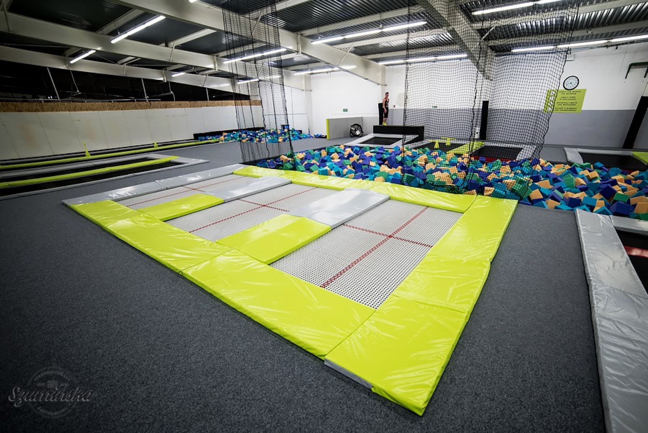 Szalona Zabawa w Parku Trampolin dla Rodziny | Toruń | Wyjątkowy Prezent