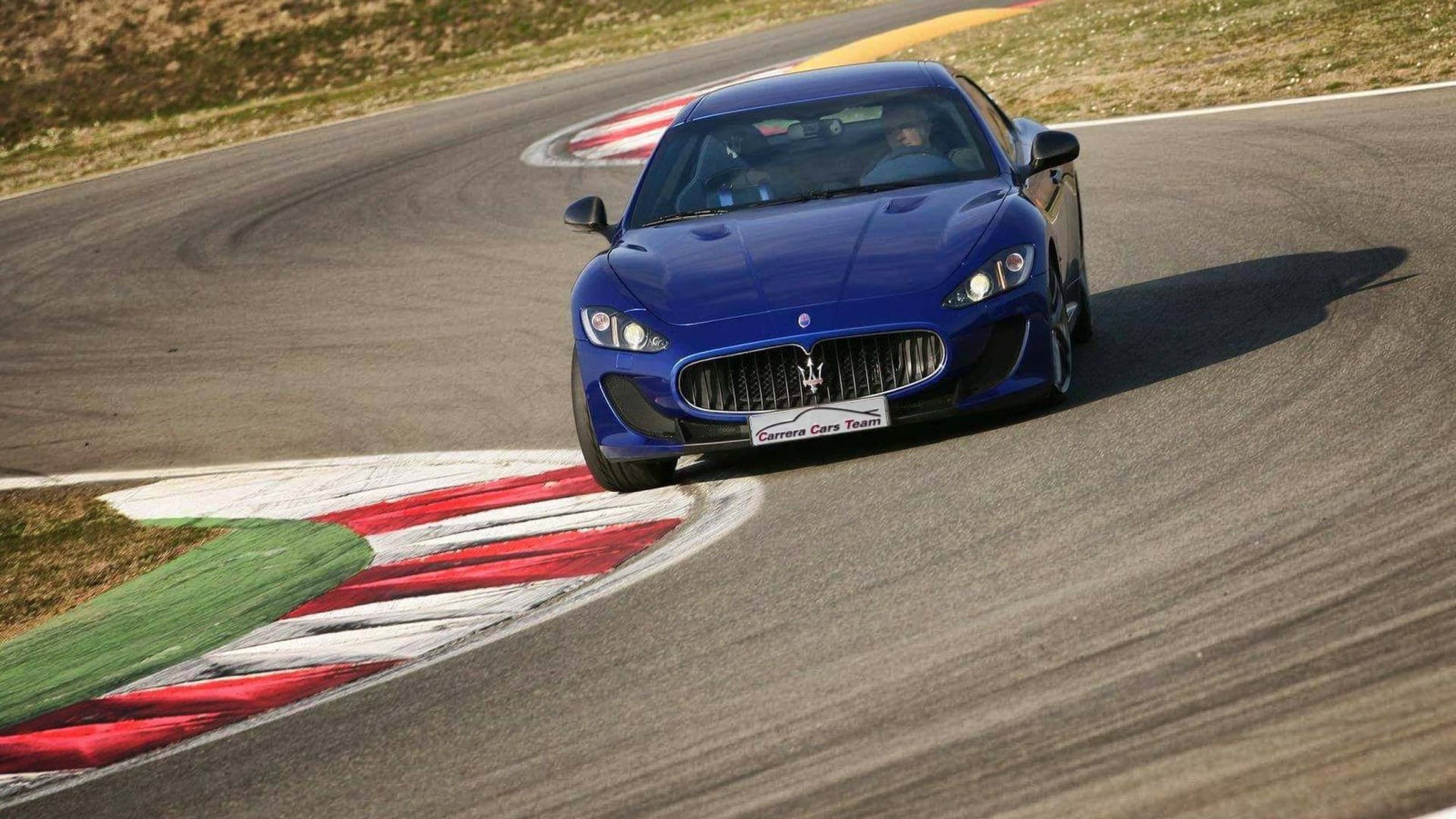 Jazda Maserati (2 okrążenia) | Wiele lokalizacji 