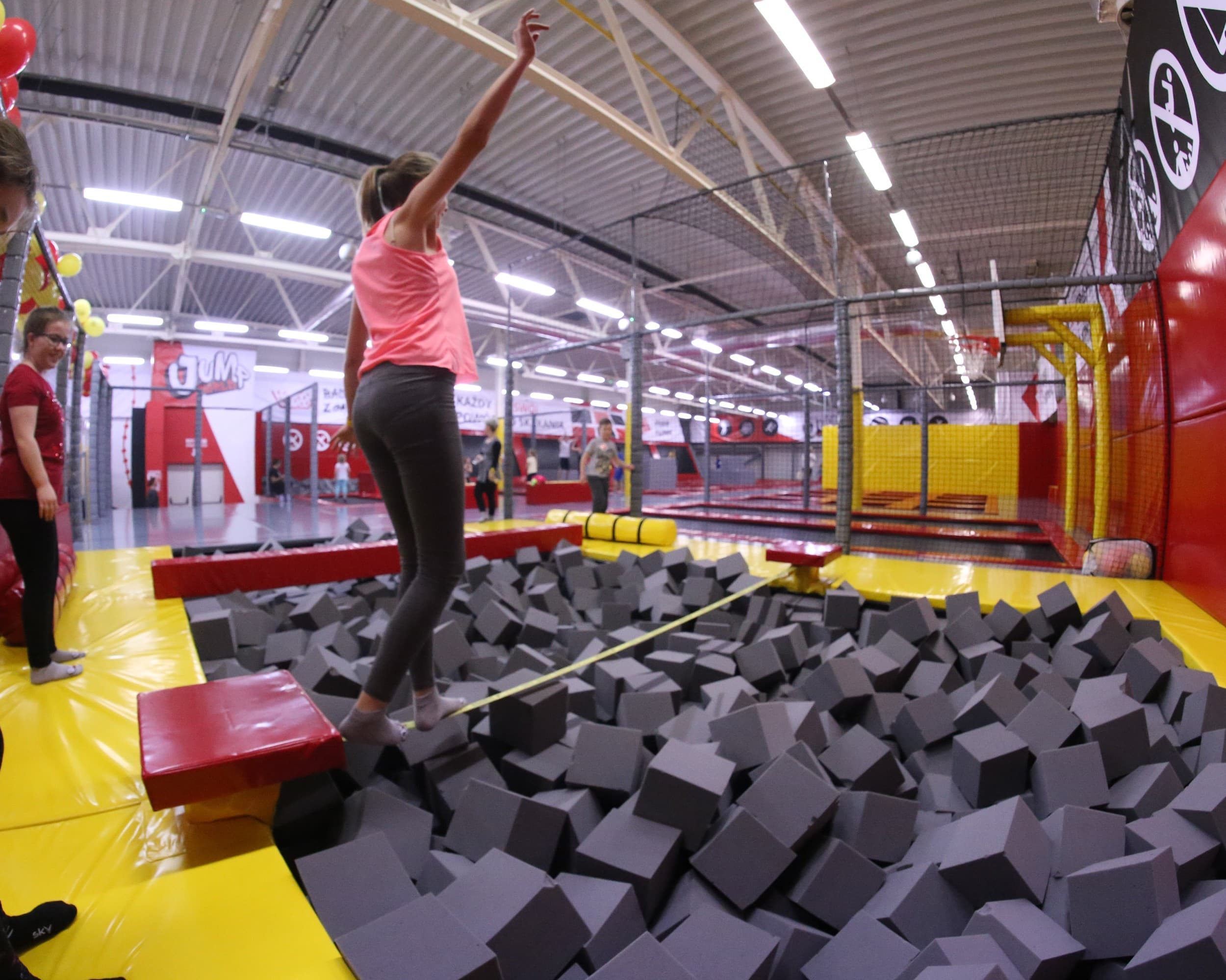 Zabawa w Parku Trampolin dla Dwojga | Radom