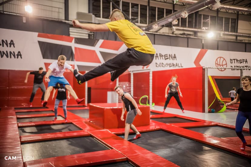 Zabawa w Parku Trampolin dla Dwojga | Katowice
