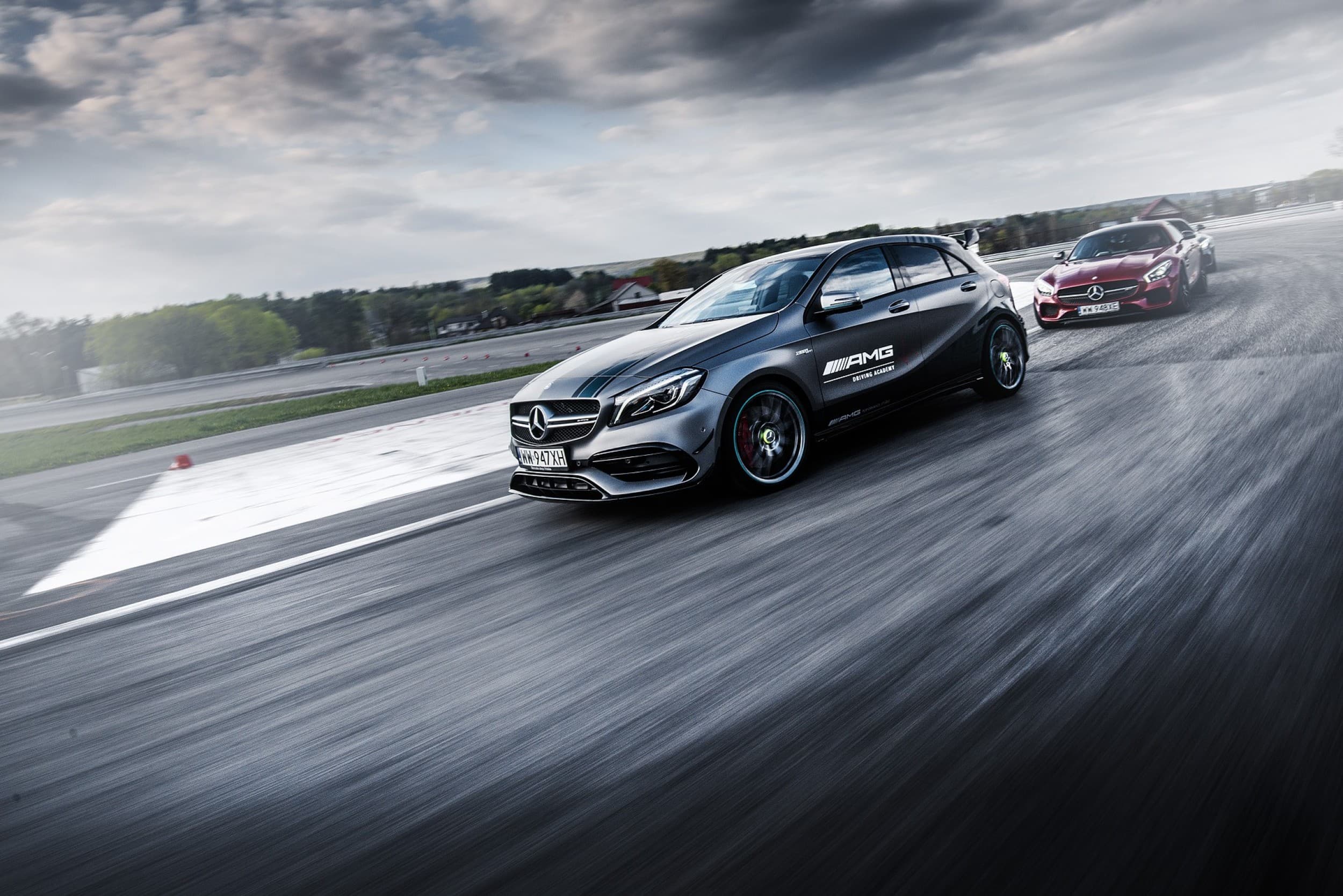 Jazda Mercedesem AMG A 45 (5 okrążeń) | Kielce  | Wyjątkowy Prezent