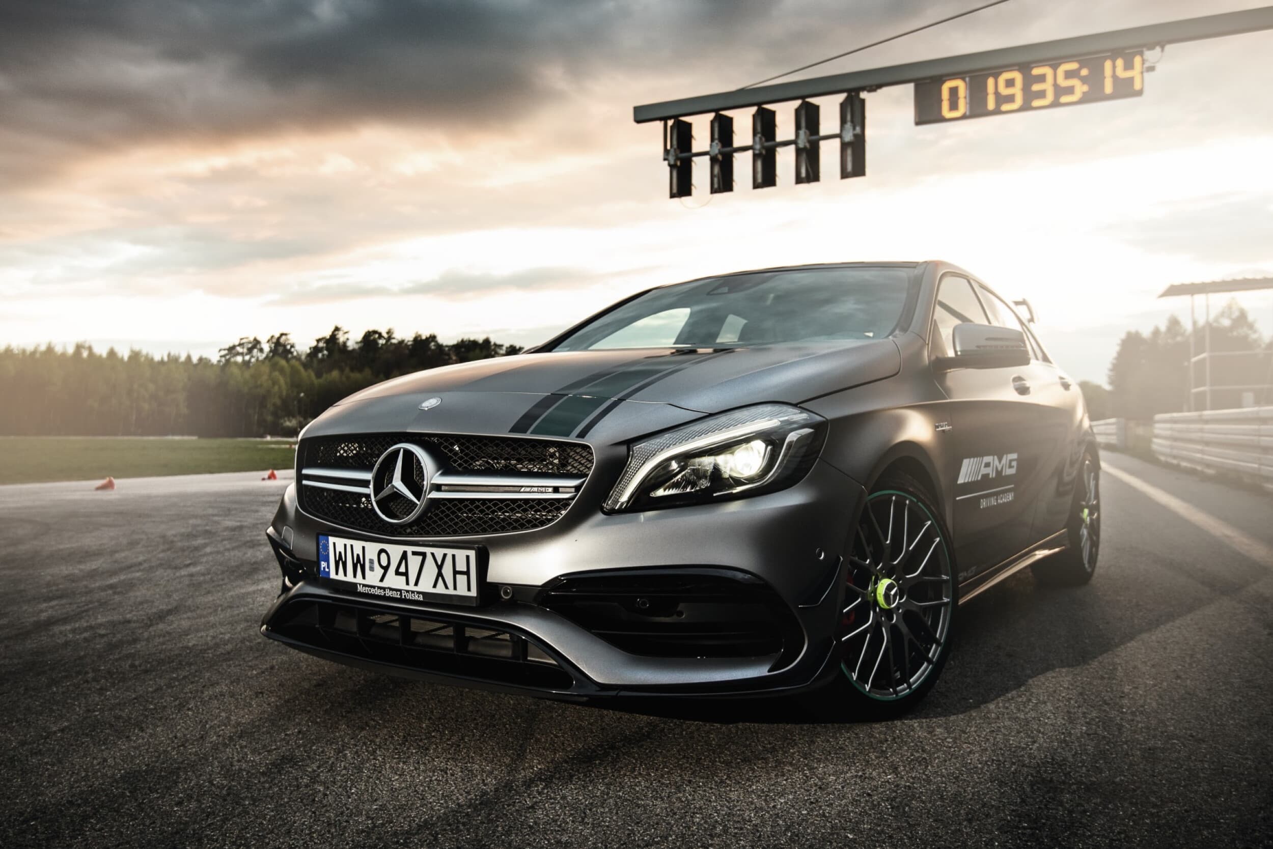Jazda Mercedesem AMG A 45 (5 okrążeń) | Kielce  | Wyjątkowy Prezent