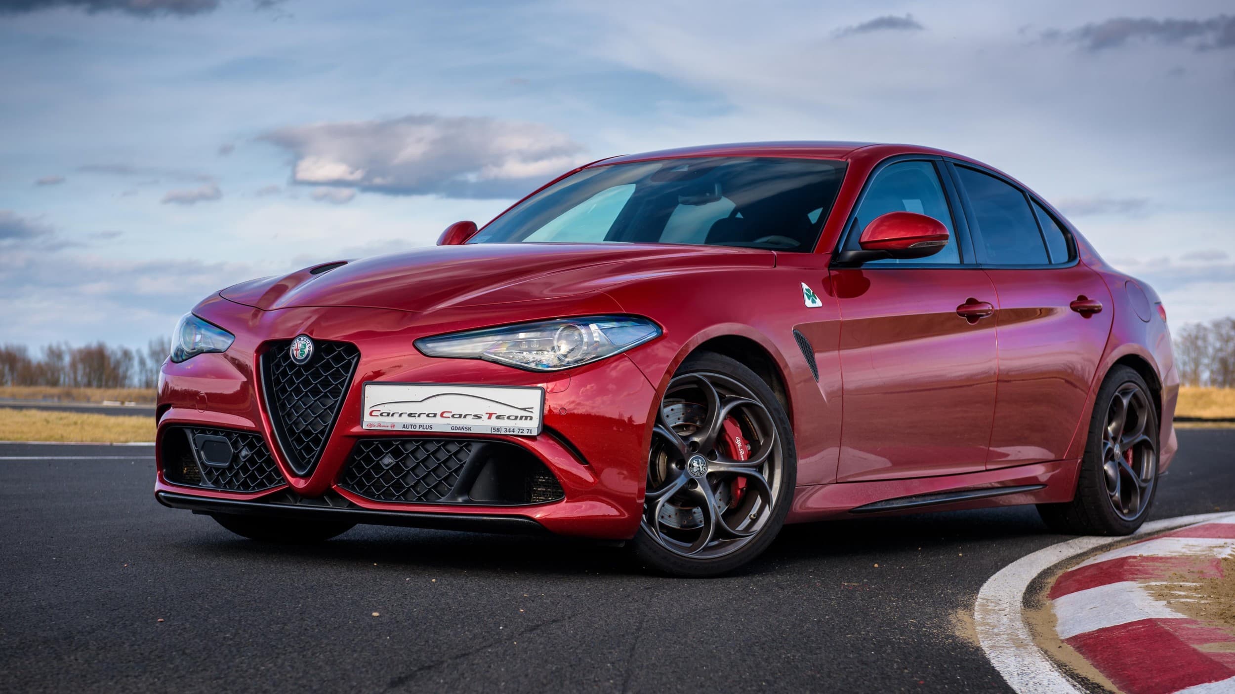 Jazda Alfa Romeo Giulia Quadrifoglio (1 okrążenie) | Tor Główny Poznań
