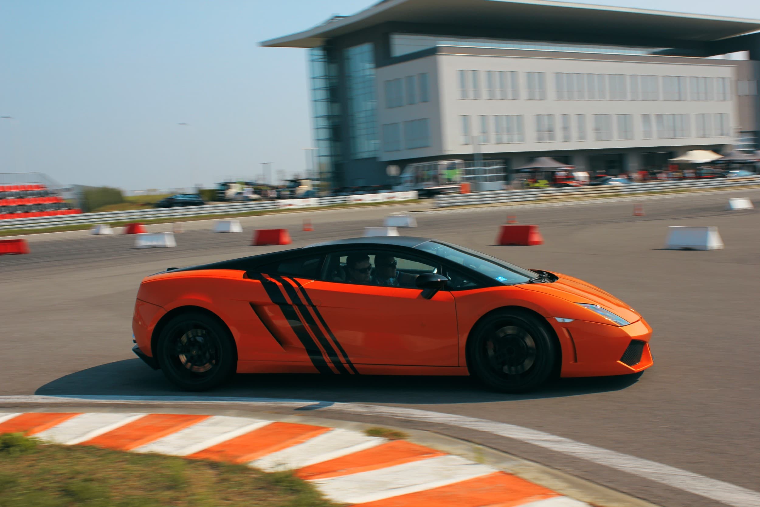 Jazda Lamborghini (1 okrążenie) | Tor Główny | Wyjątkowy Prezent