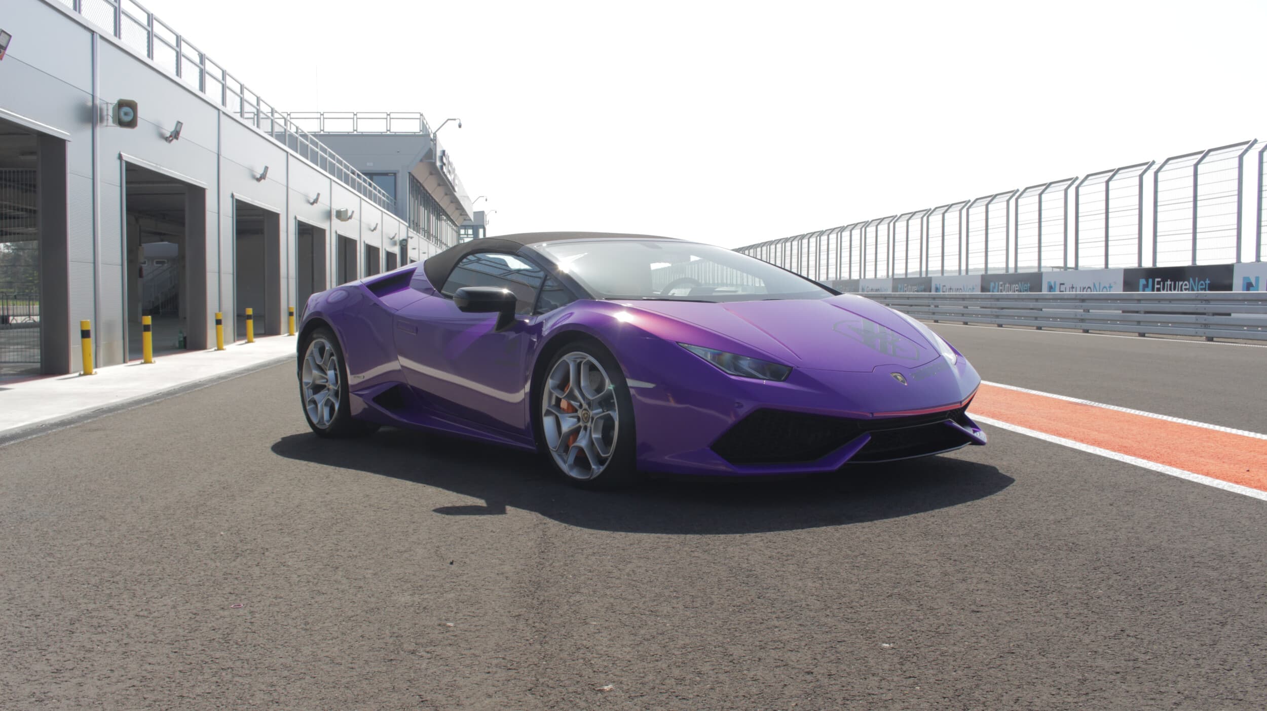 Jazda Lamborghini Huracan (3 okrążenia) | Wiele lokalizacji 