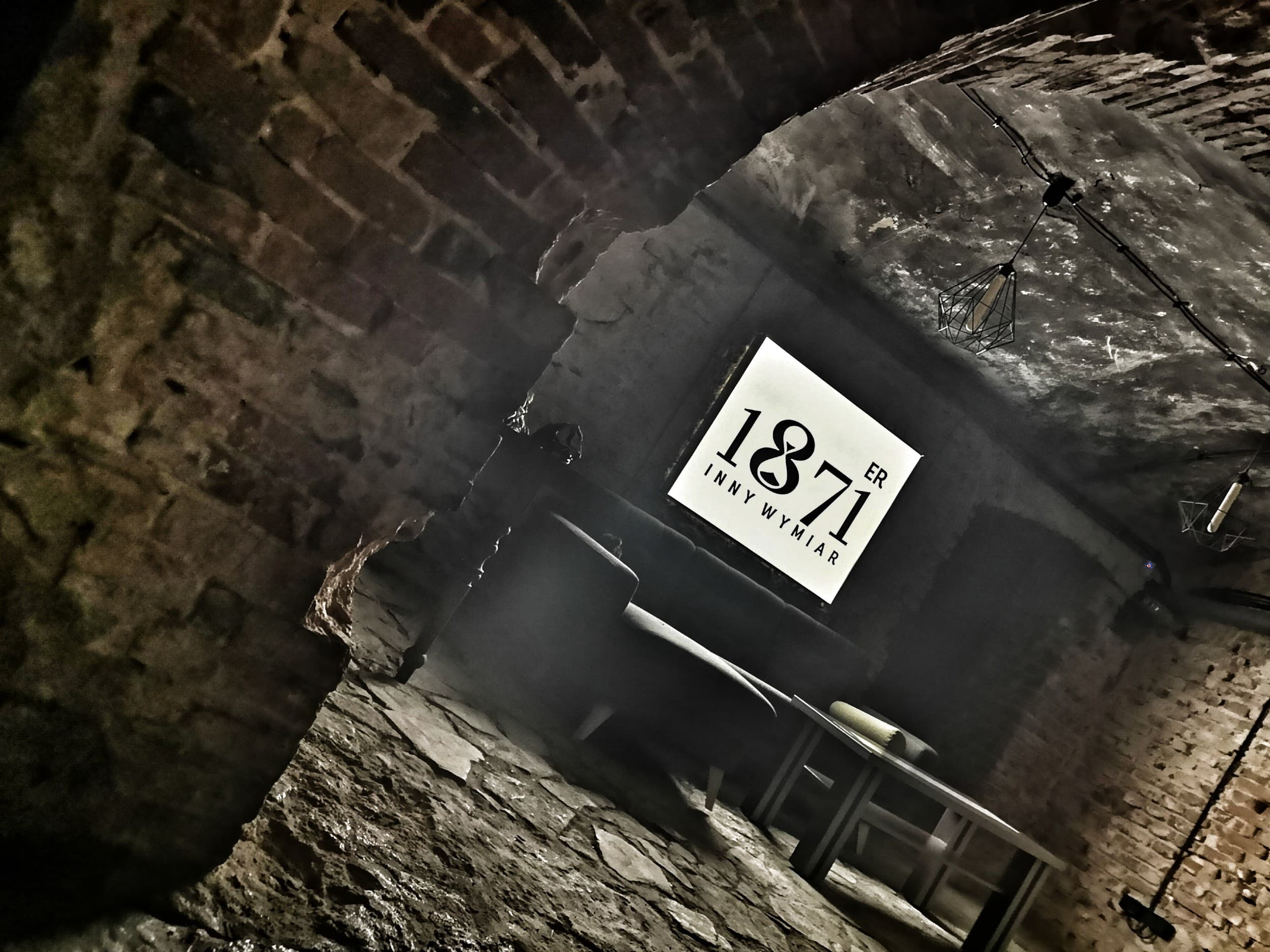  Wizyta dla Przyjaciół w Escape Room - Pokój “PostApo: Schron” | Chorzów | Wyjątkowy Prezent