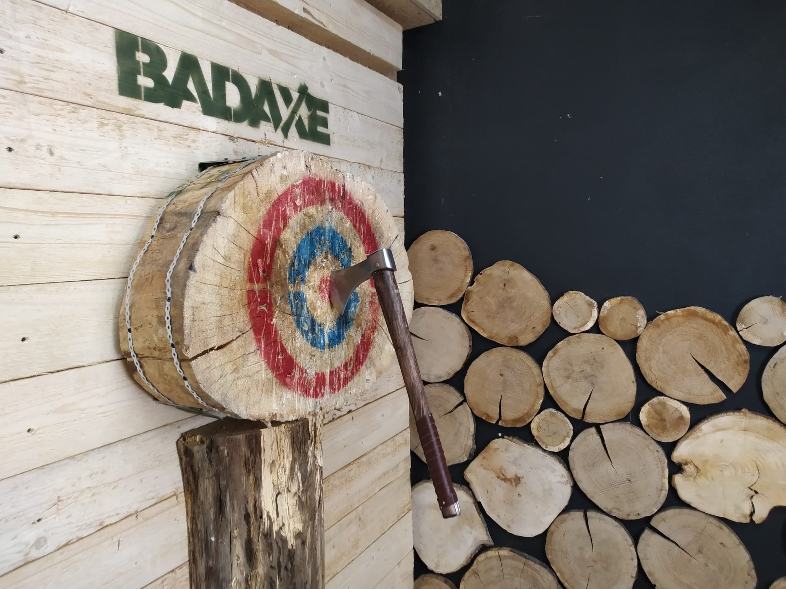Axe Throwing - Rzucanie Siekierami do Celu dla Znajomych | Kraków