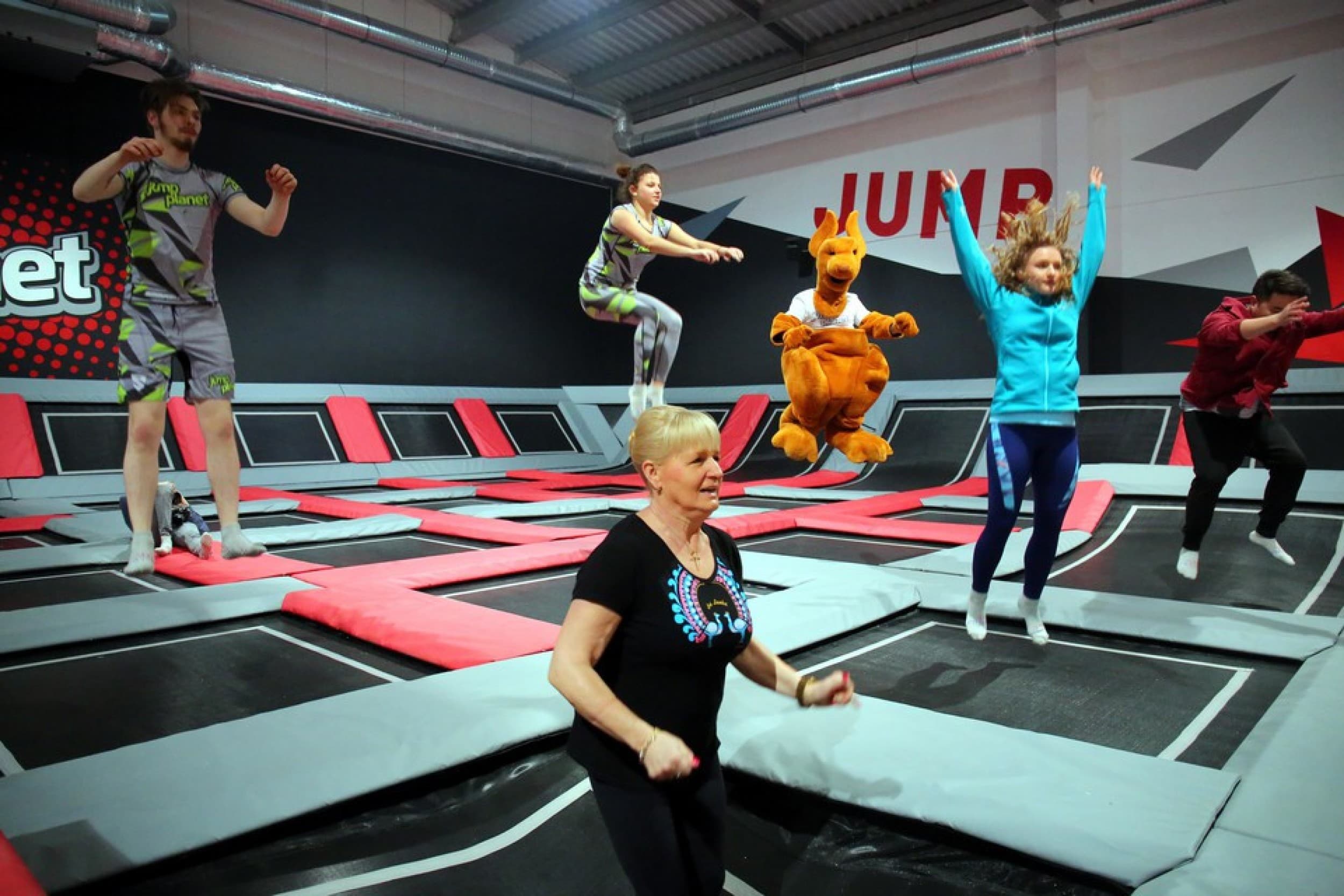 Szalona Przygoda w Parku Trampolin dla Przyjaciół | Nowy Targ | Wyjątkowy Prezent