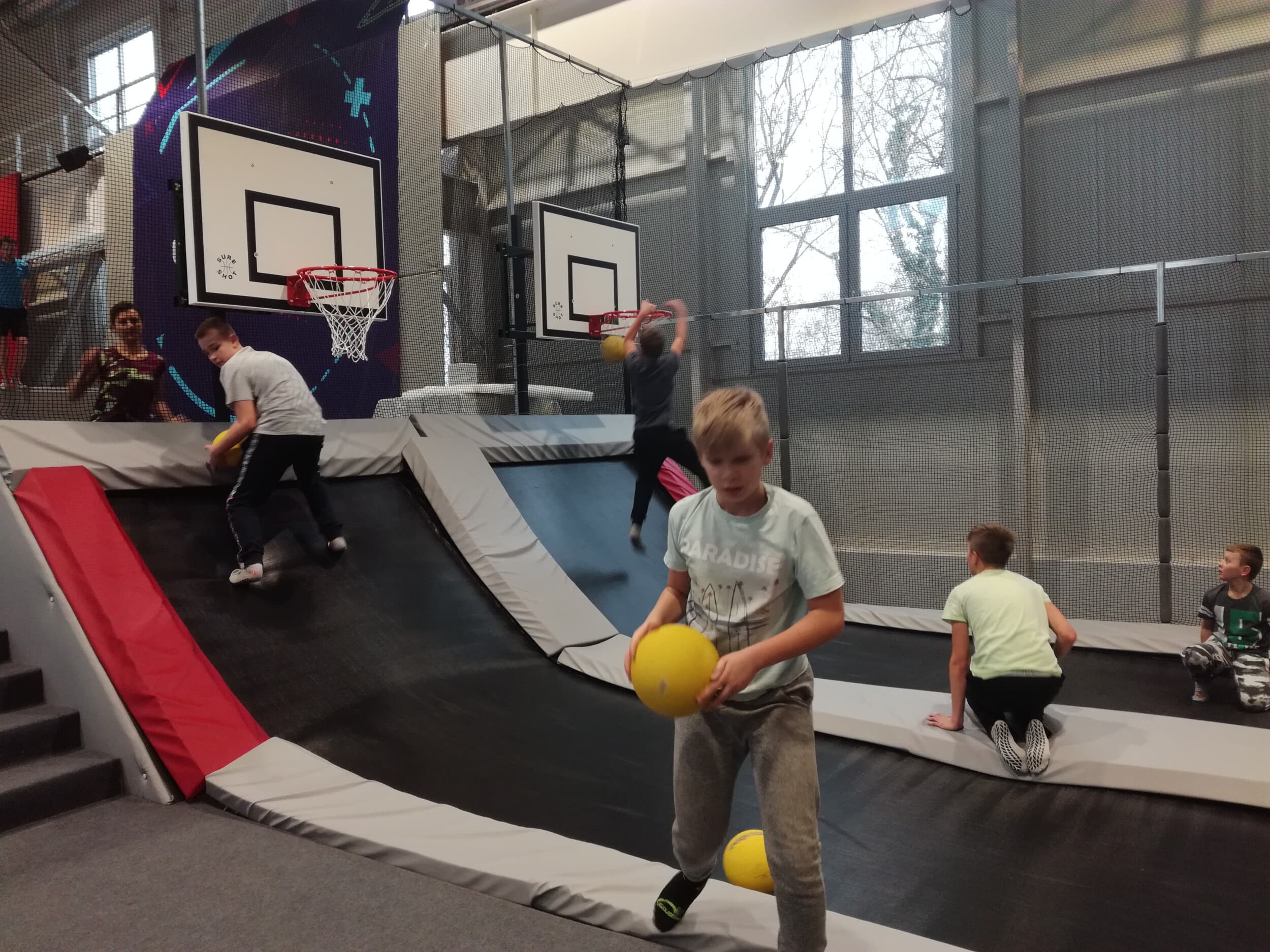Przygoda w Parku Trampolin dla Przyjaciół | Wałbrzych