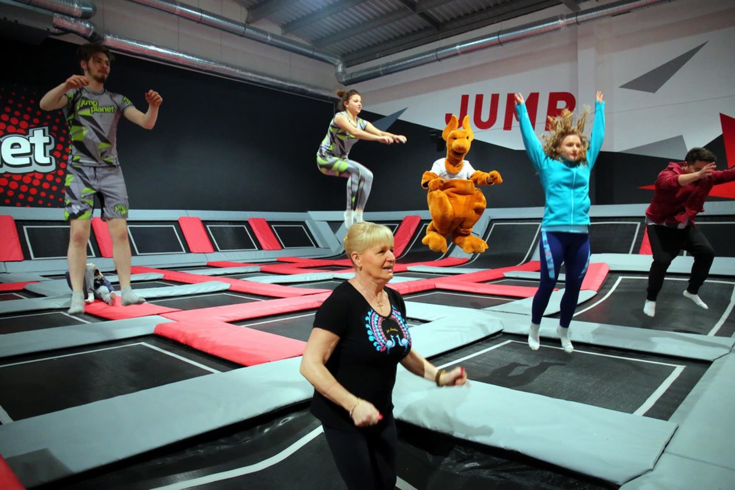 Przygoda w Parku Trampolin dla Przyjaciół | Wałbrzych