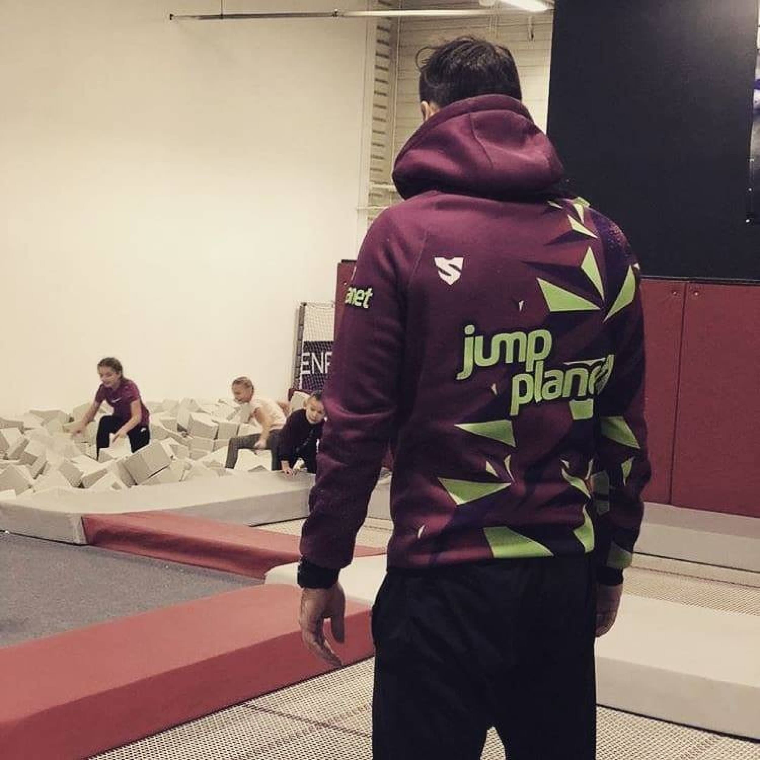 Szalona Zabawa w Parku Trampolin | Nowy Targ