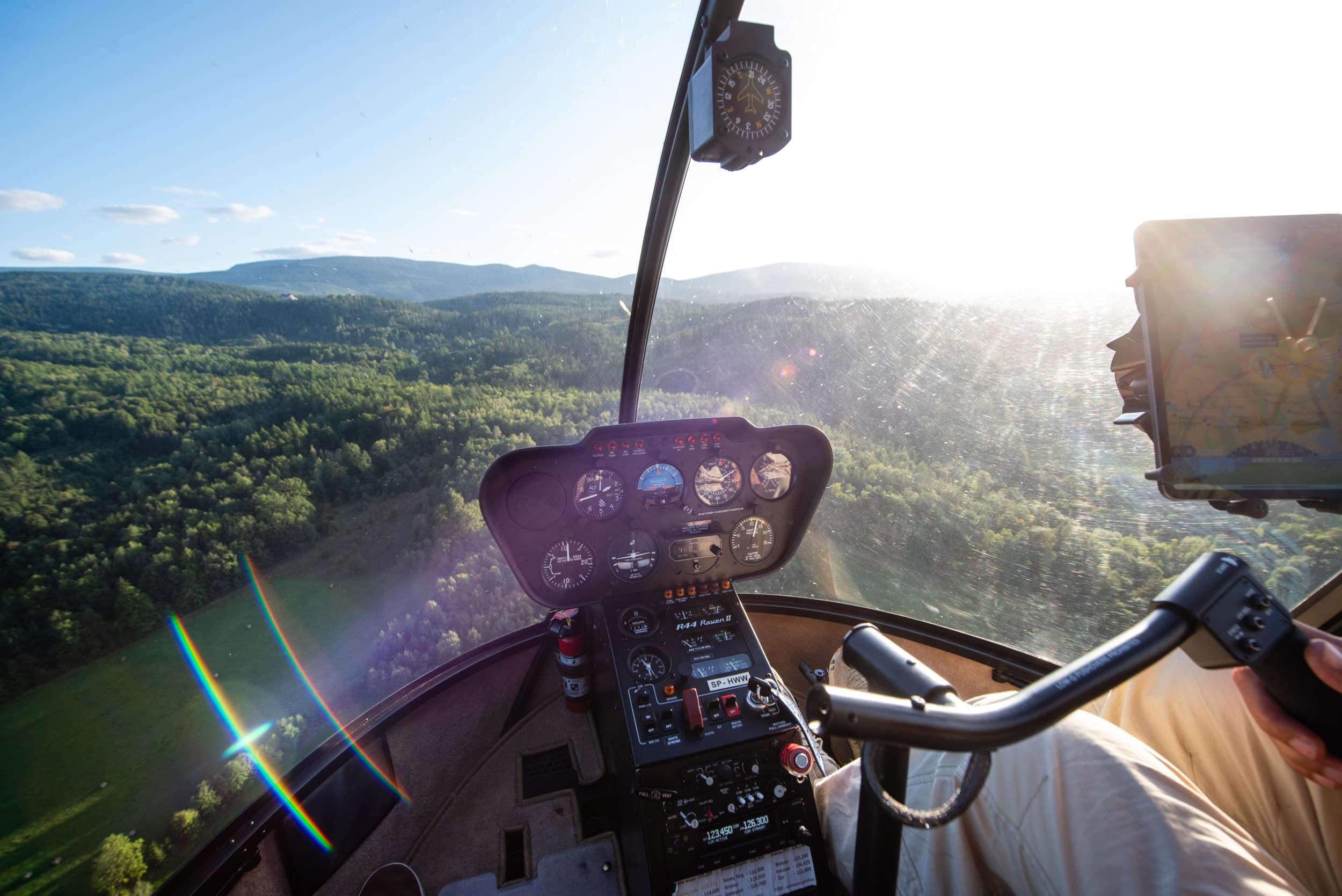 Lot Widokowy Helikopterem VIP (15 minut) | Jelenia Góra (okolice)