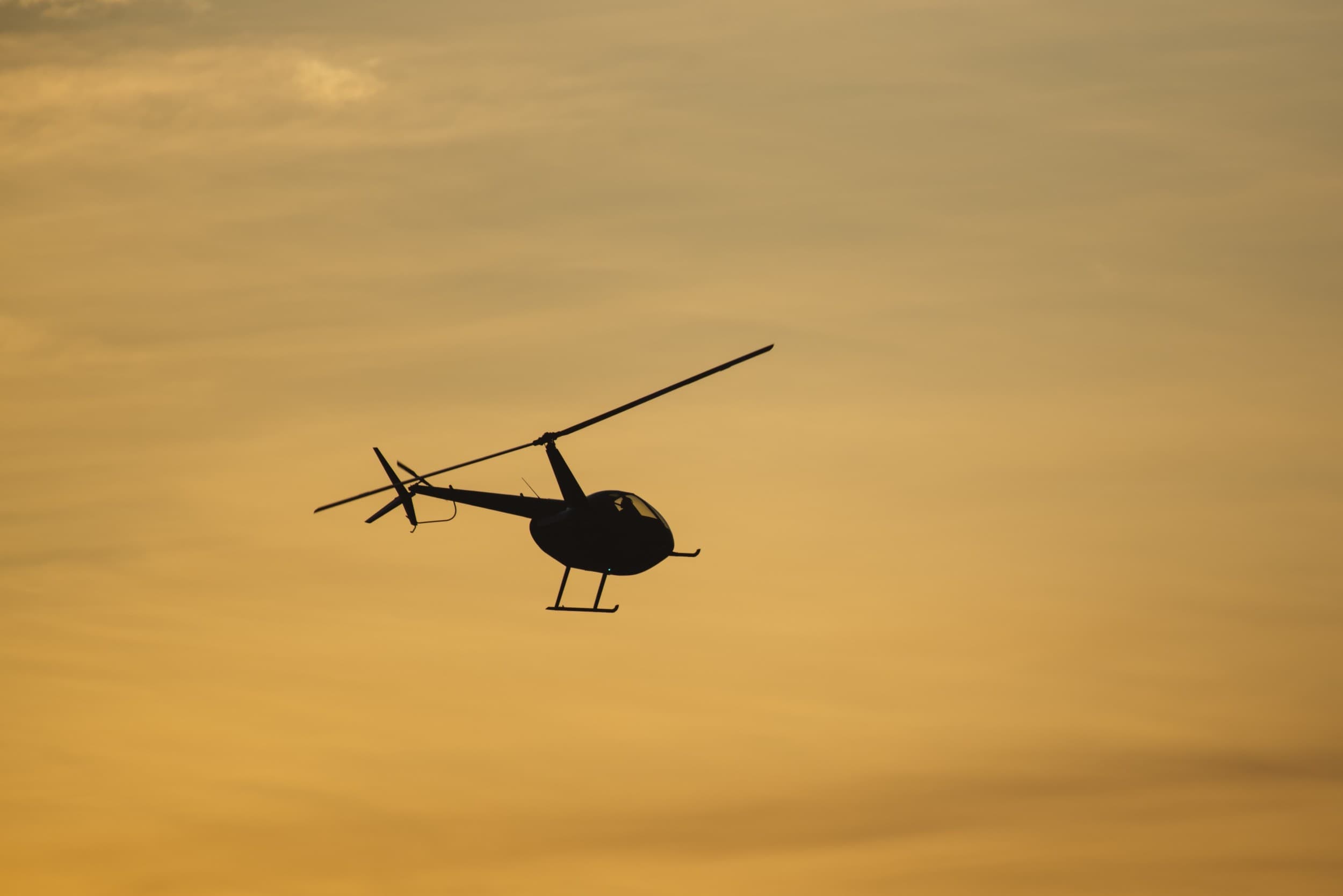 Lot Widokowy Helikopterem VIP (20 minut) | Jelenia Góra (okolice) | Wyjątkowy Prezent