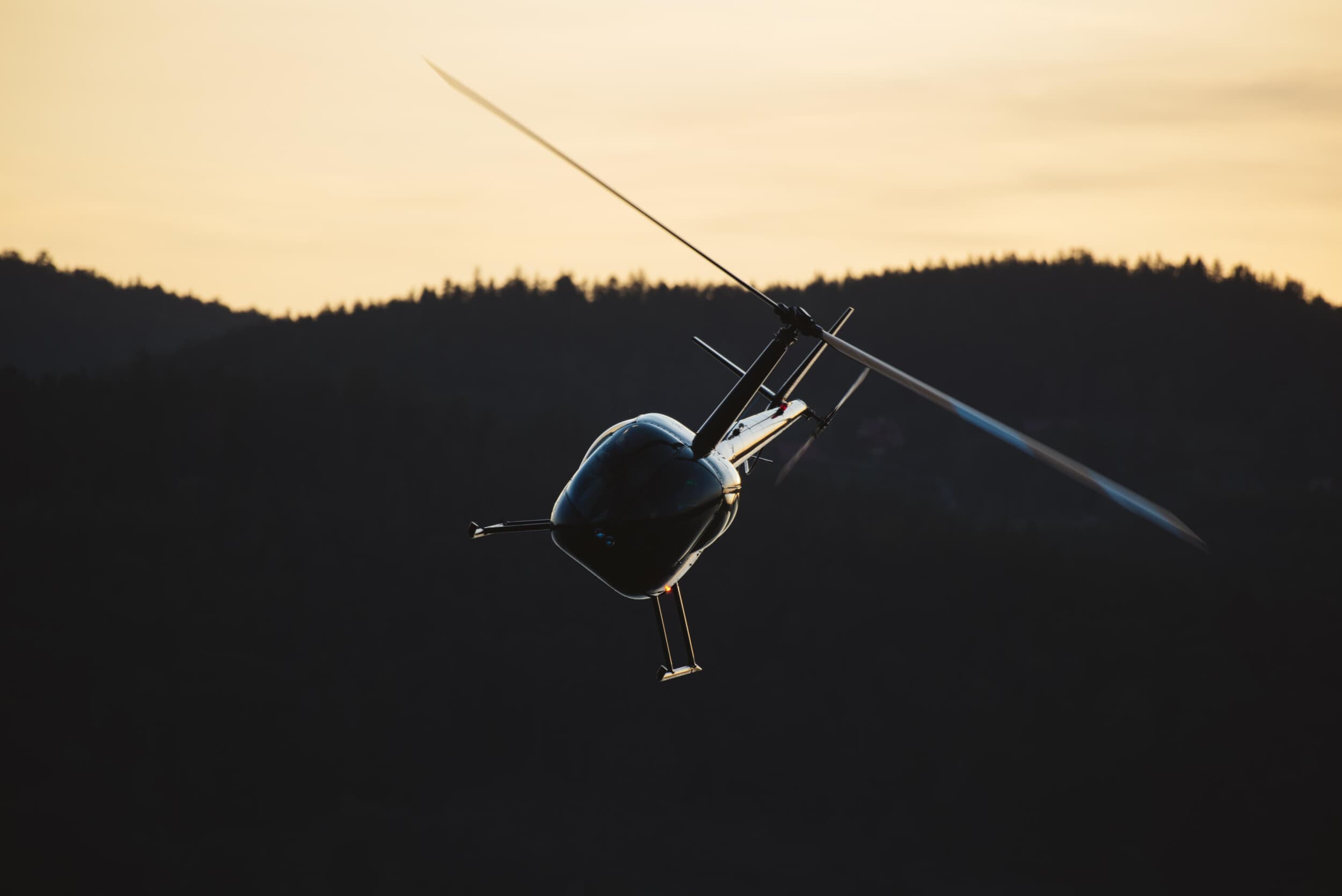 Lot Widokowy Helikopterem VIP (20 minut) | Jelenia Góra (okolice) | Wyjątkowy Prezent