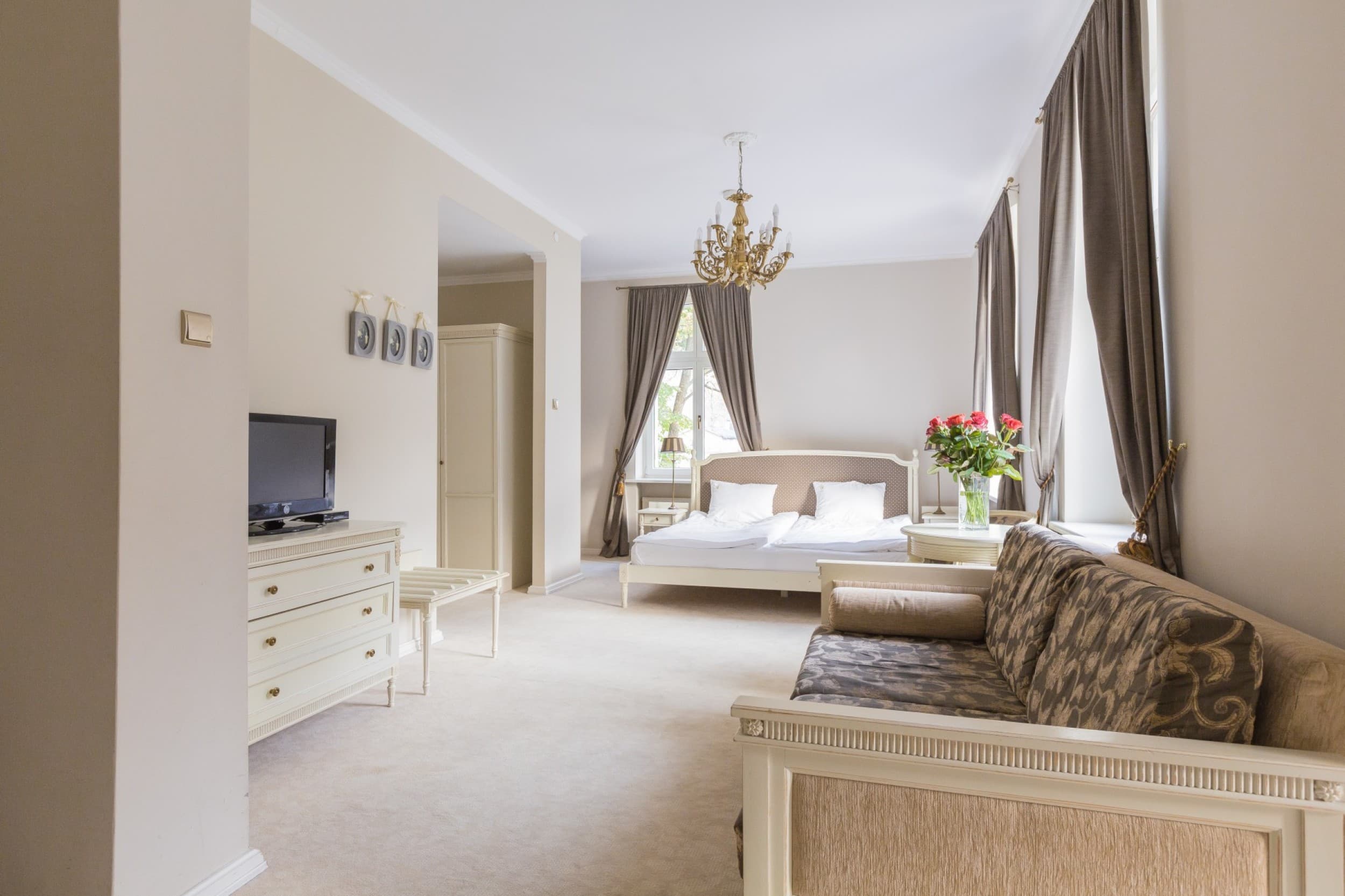 Weekend z Romantyczną Kolacją dla Dwojga w Hotelu Fryderyk*** | Duszniki Zdrój