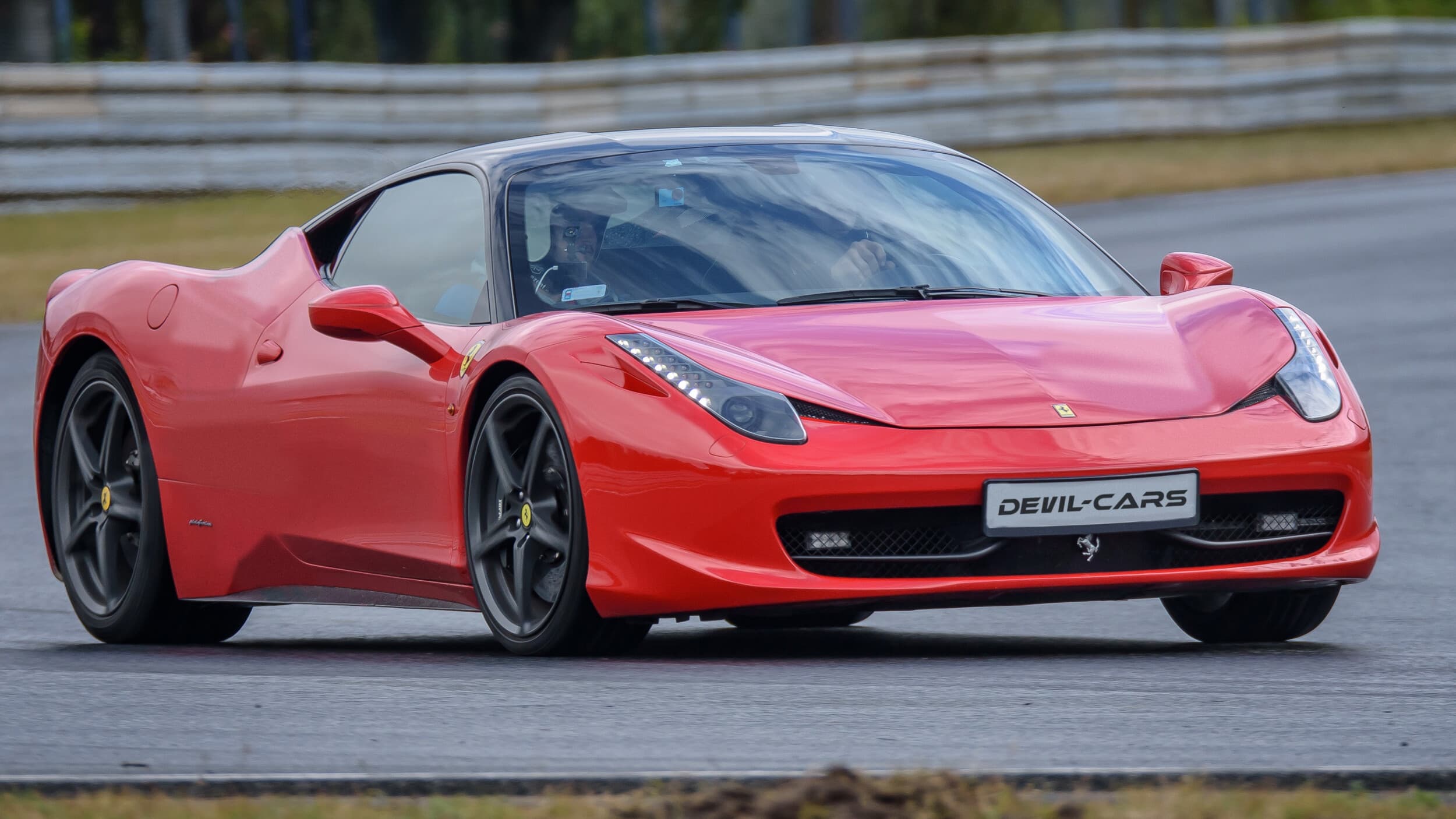 Pojedynek Nissan GTR vs. Ferrari F458 Italia | 2 okrążenia | Wiele Lokalizacji