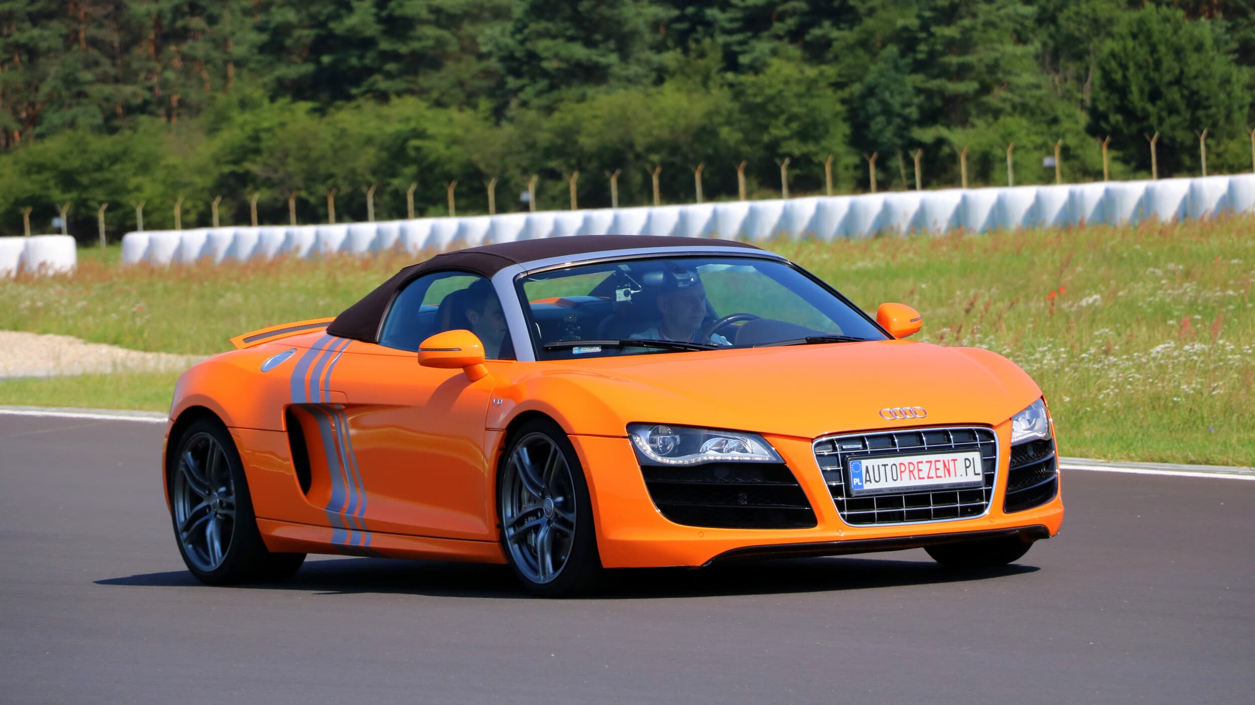 Pojedynek Audi R8 V10 vs. Nissan GTR | 2 okrążenia | Tor Główny