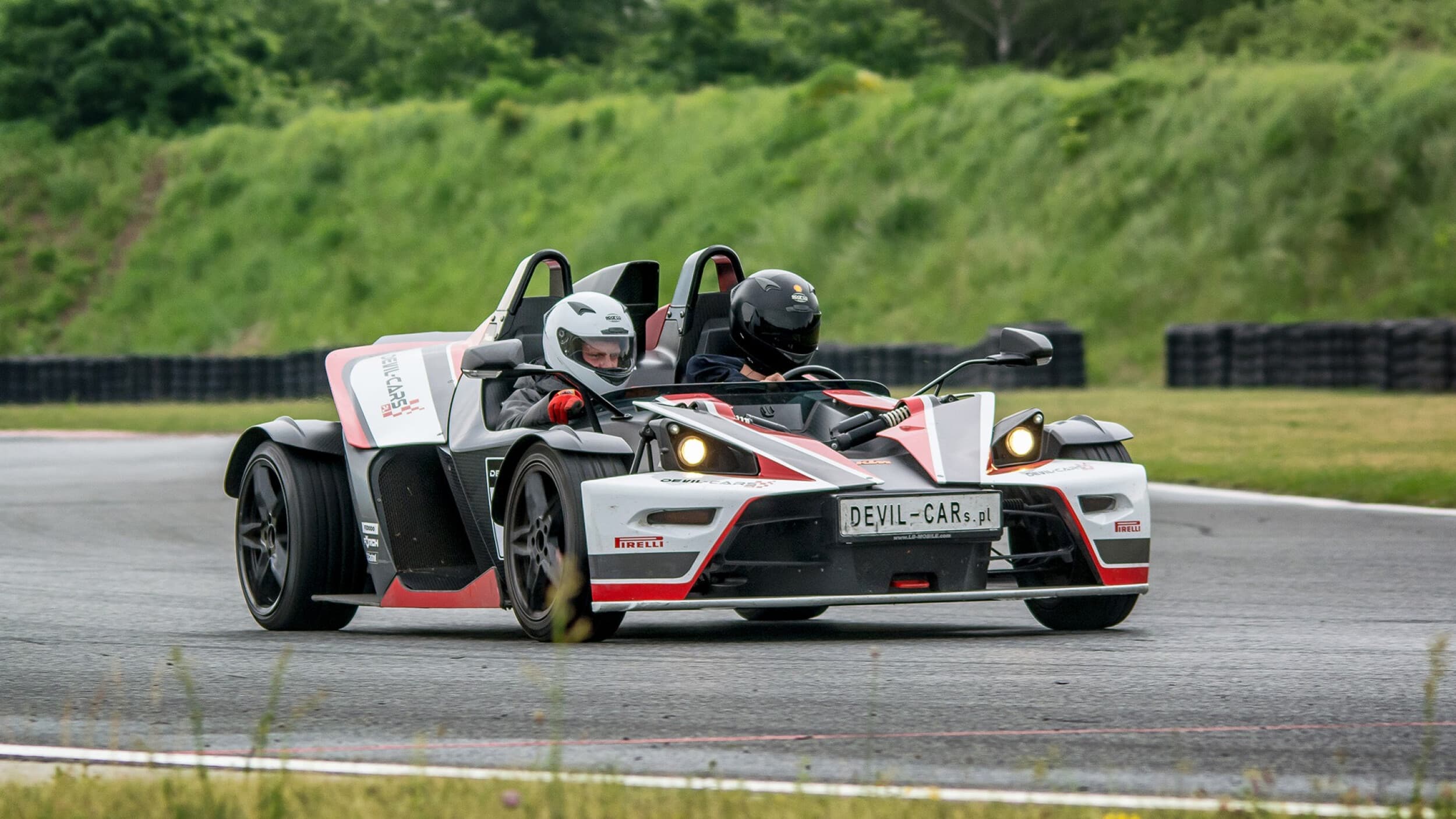 Pojedynek KTM X-BOW vs. Ariel Atom | 2 okrążenia | Tor Główny