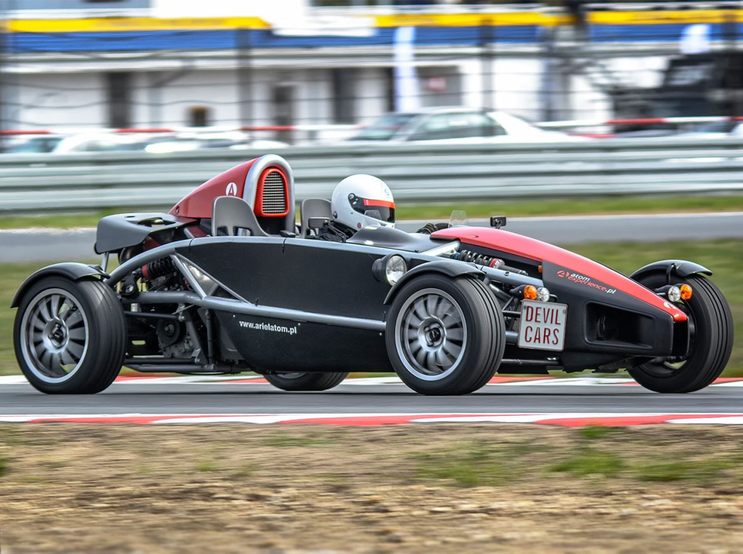 Pojedynek Lamborghini Gallardo vs. Ariel Atom | 2 okrążenia | Tor Główny