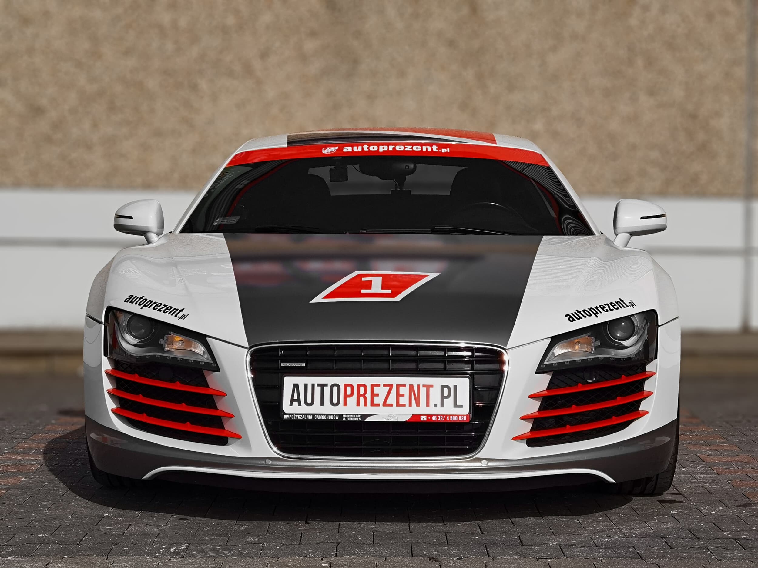 Poprowadź Audi R8 V8 | 1 okrążenie | Wiele Lokalizacji | Wyjątkowy Prezent