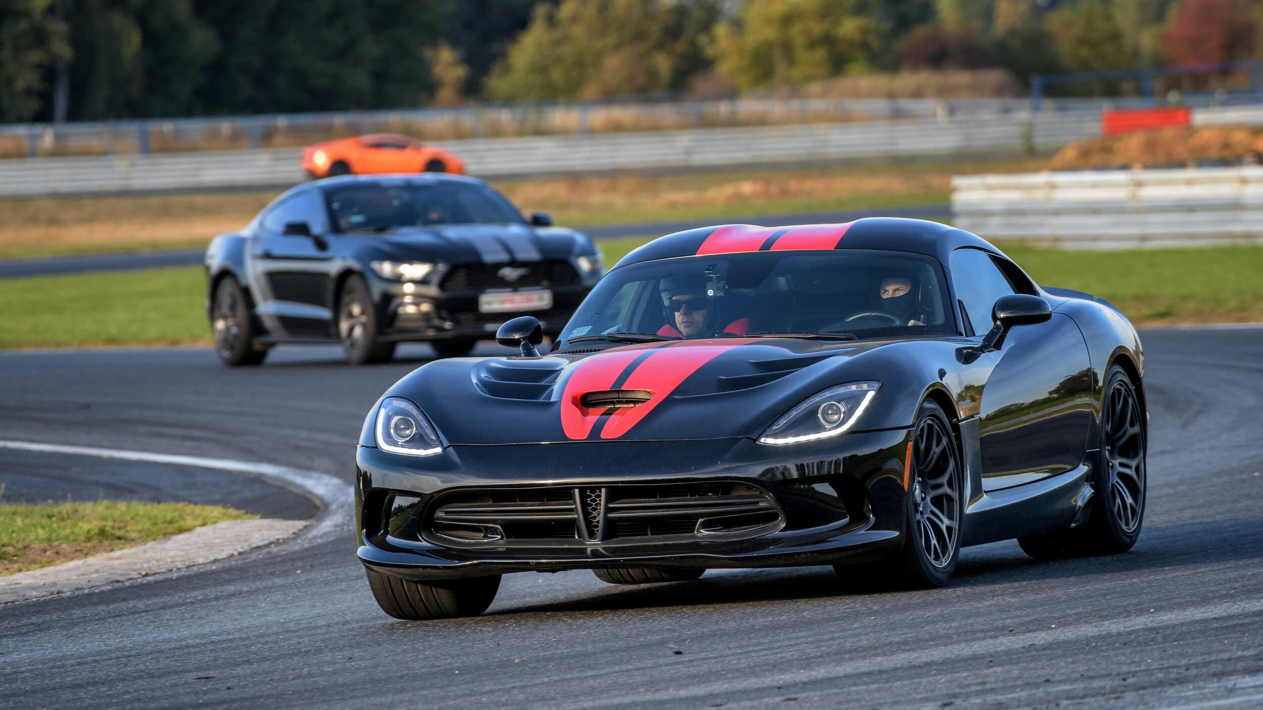 Poprowadź Dodge Viper GTS | 1 okrążenie | Wiele Lokalizacji | Wyjątkowy Prezent