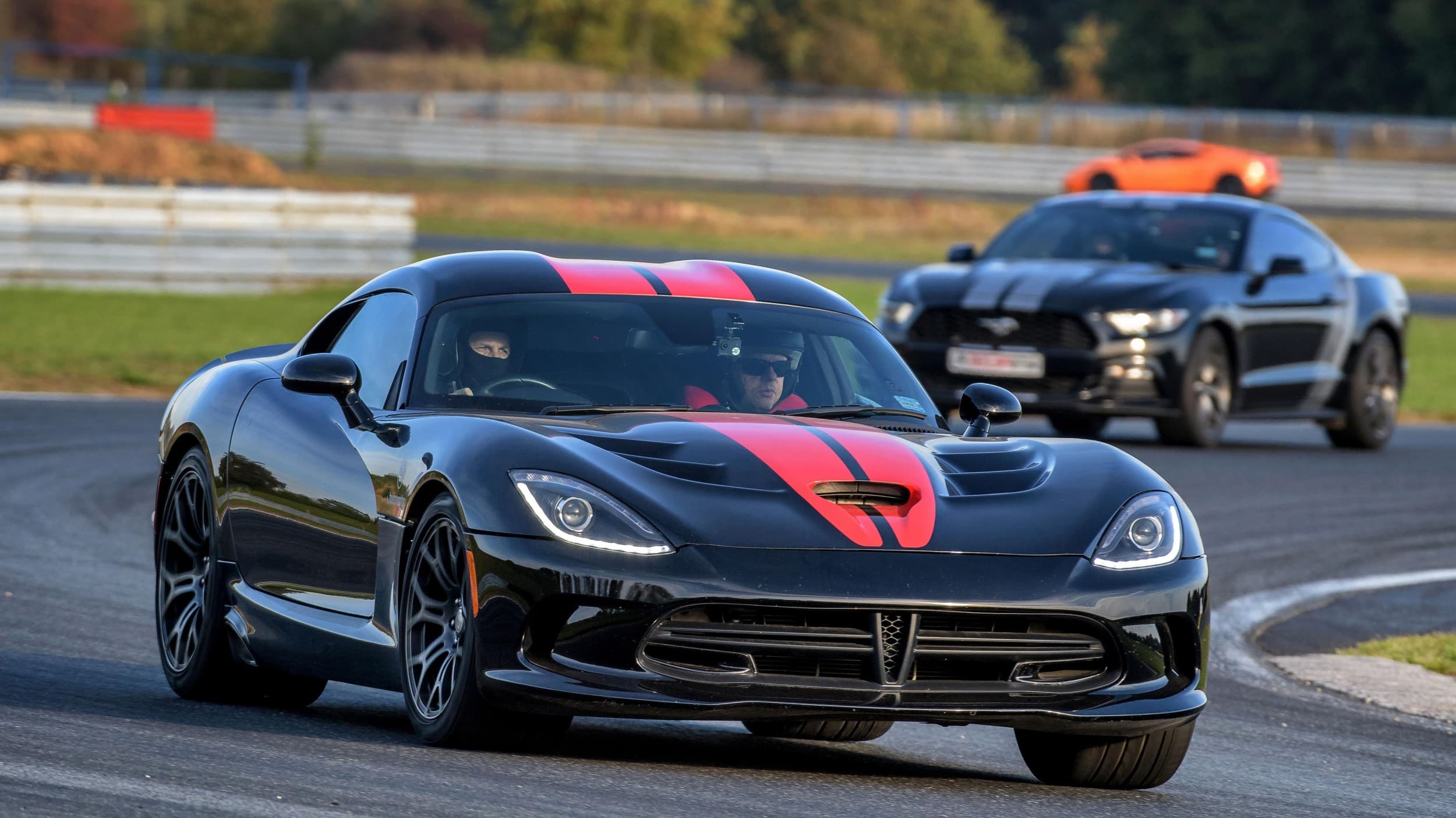 Poprowadź Dodge Viper GTS | 1 okrążenie | Wiele Lokalizacji | Wyjątkowy Prezent