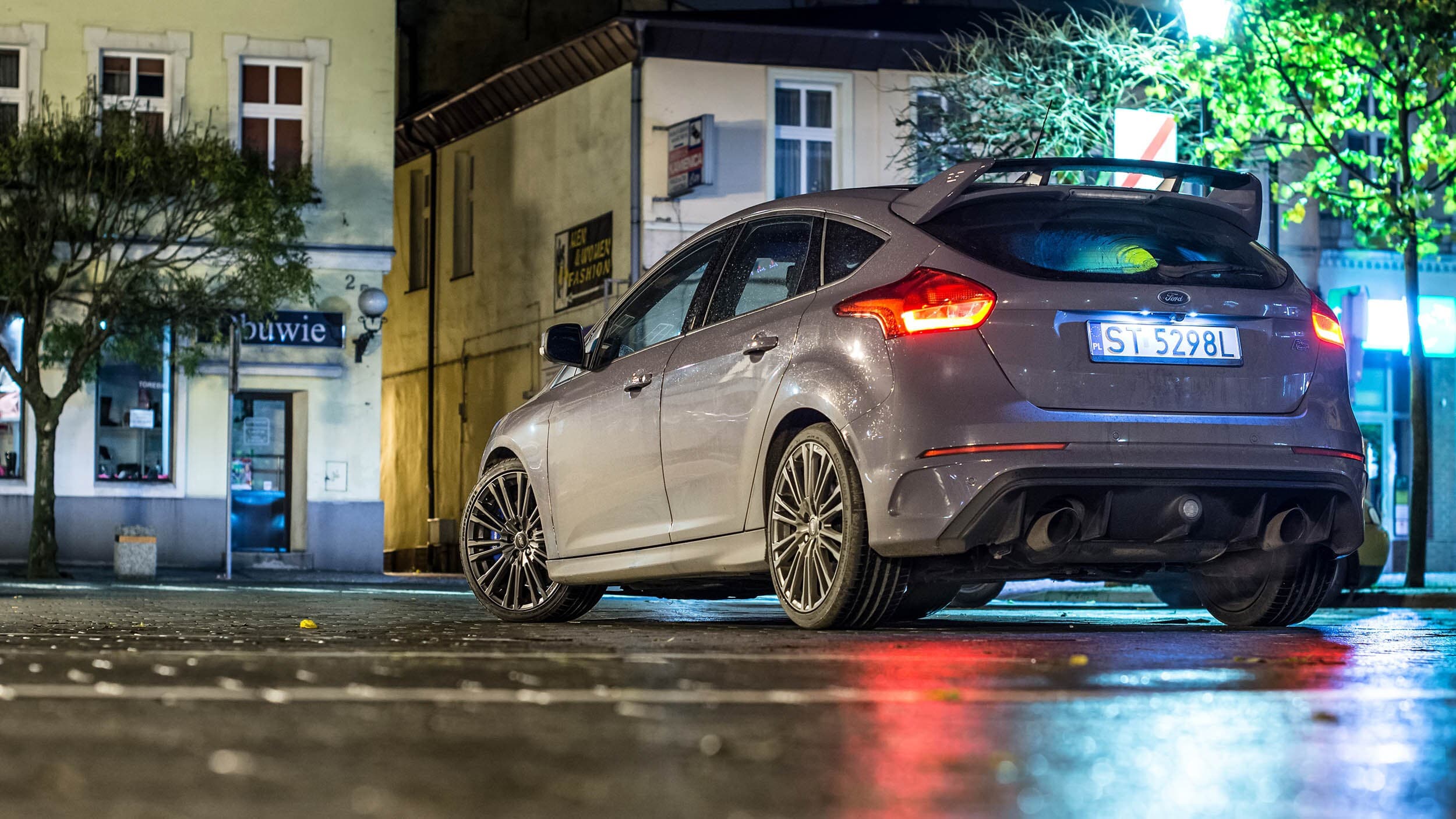 Poprowadź Forda Focusa RS 4x4 | 1 okrążenie | Wiele Lokalizacji