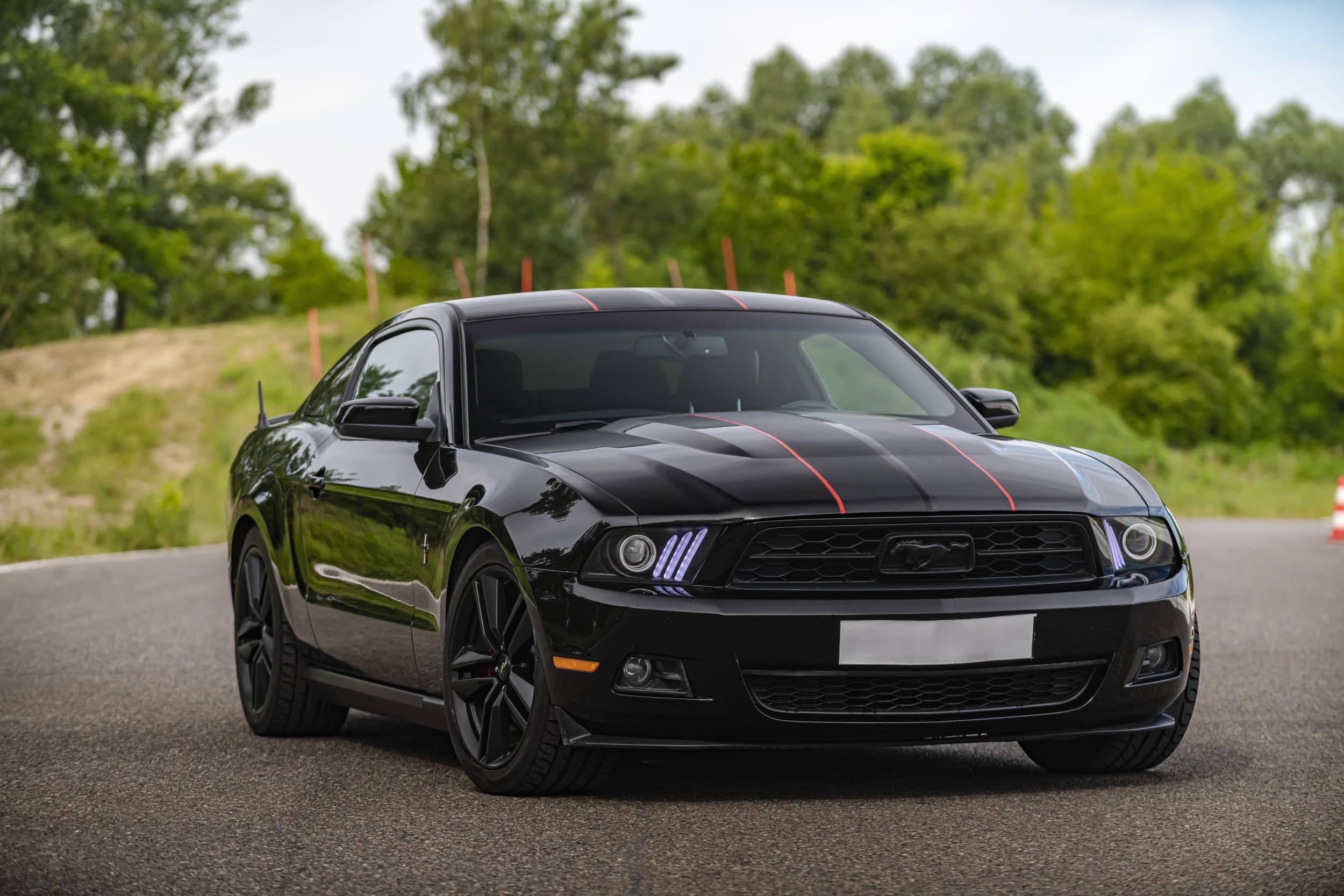 Pojedynek Porsche 911 Carrera 4S vs. Ford Mustang GT | 2 okrążenia | Kraków | Wyjątkowy Prezent