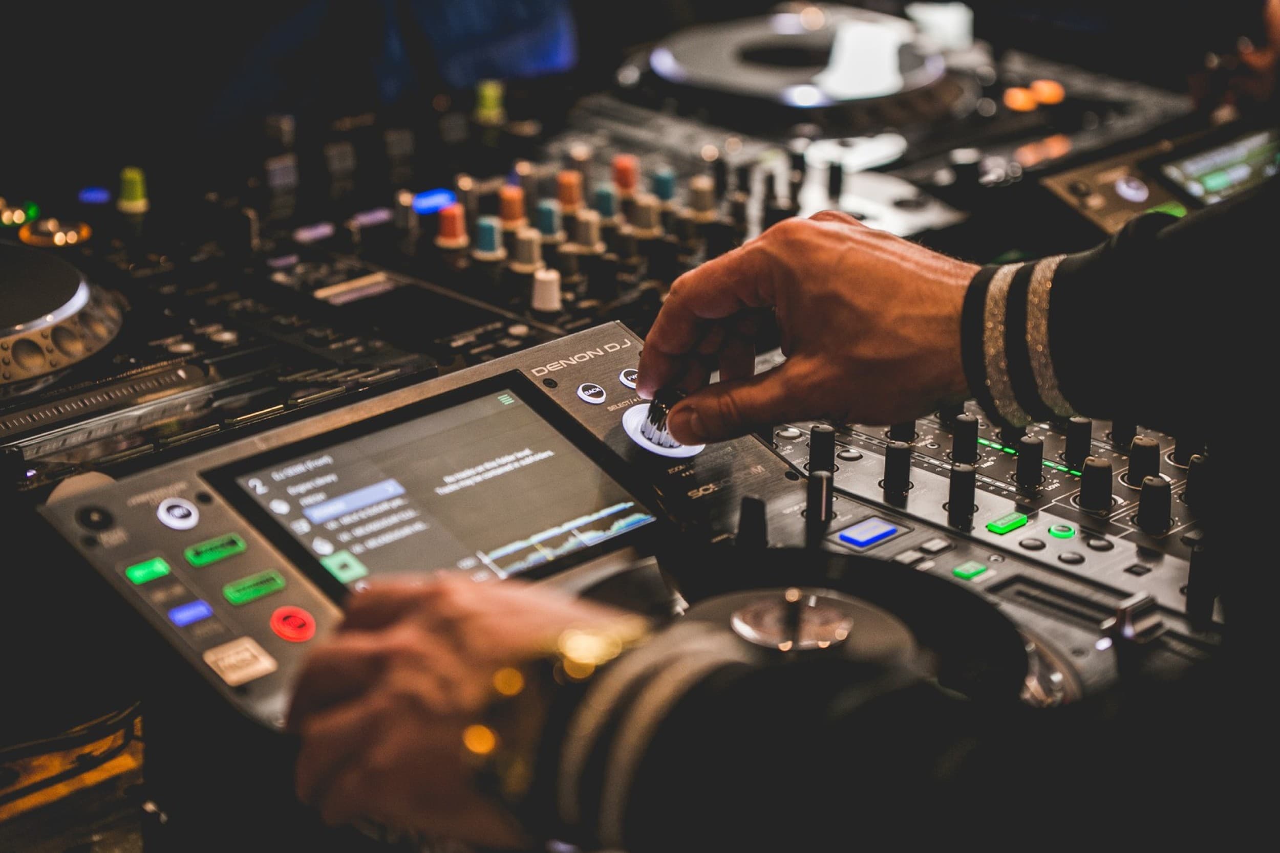 Kurs DJ-ski Podstawowy I Stopnia  | Warszawa | Wyjątkowy Prezent