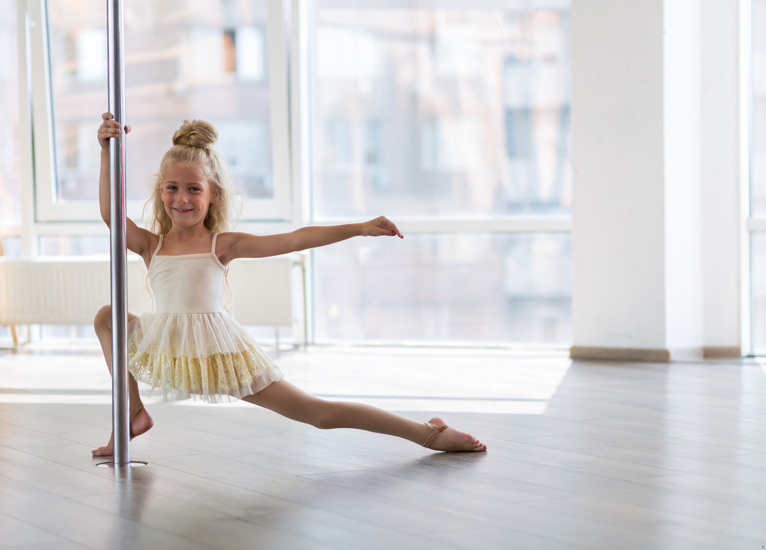 Kurs Pole Dance dla Dziecka | Radom | Wyjątkowy Prezent