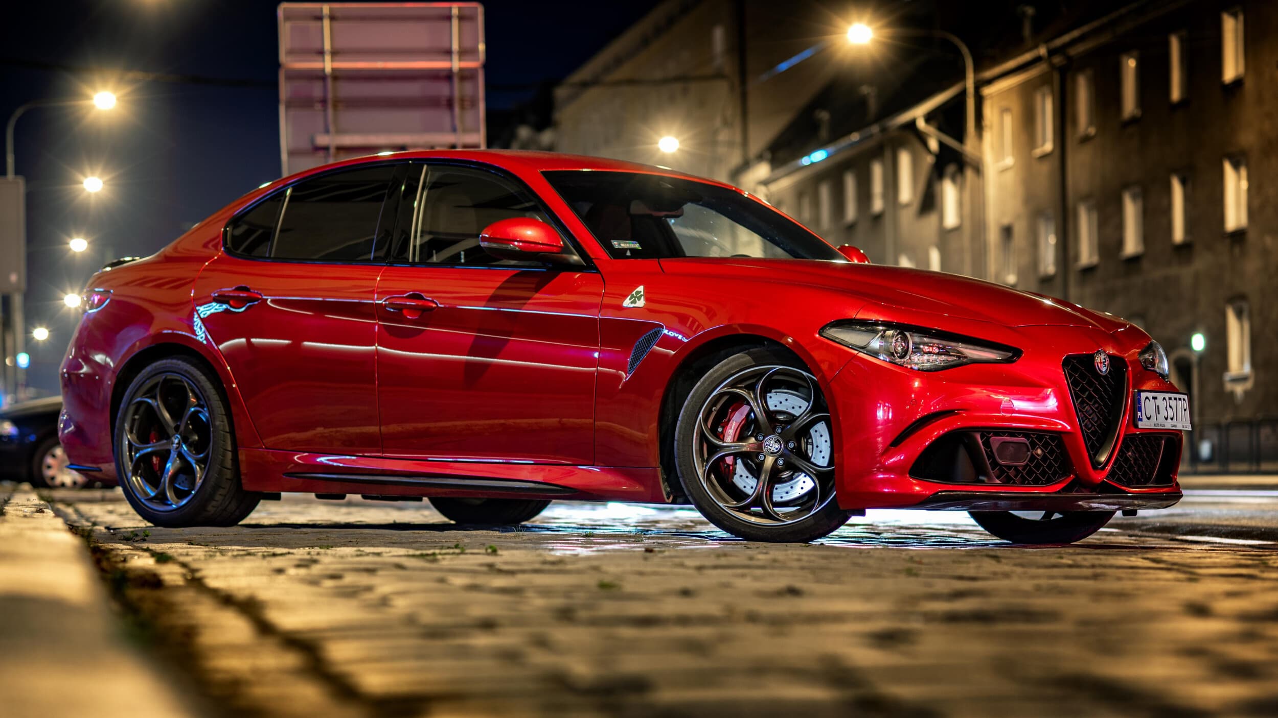 Pojedynek Porsche 911 (991) “Robert Kubica Signature” vs. Alfa Romeo Giulia Quadrifoglio | 2 okrążenia | Wiele Lokalizacji