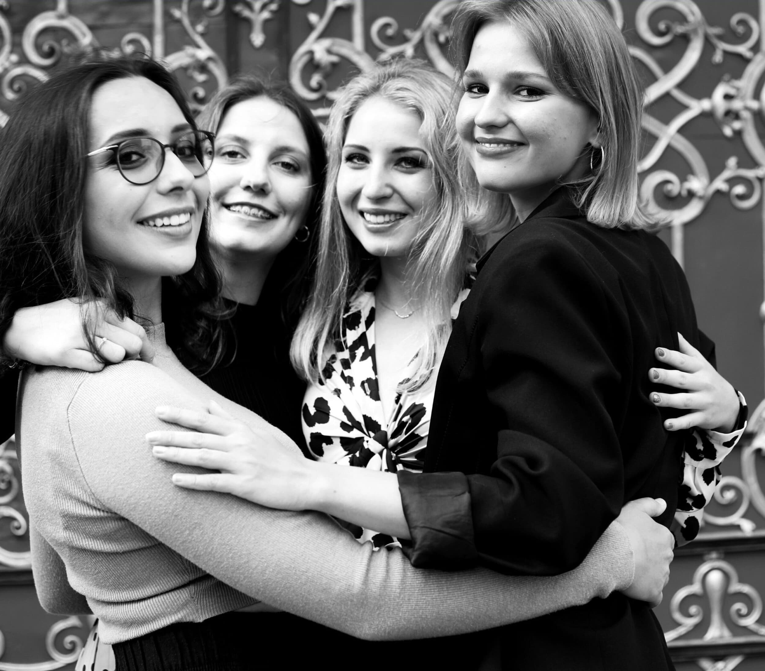 Sesja Fotograficzna na Wieczór Panieński | Wiele Lokalizacji  | Wyjątkowy Prezent