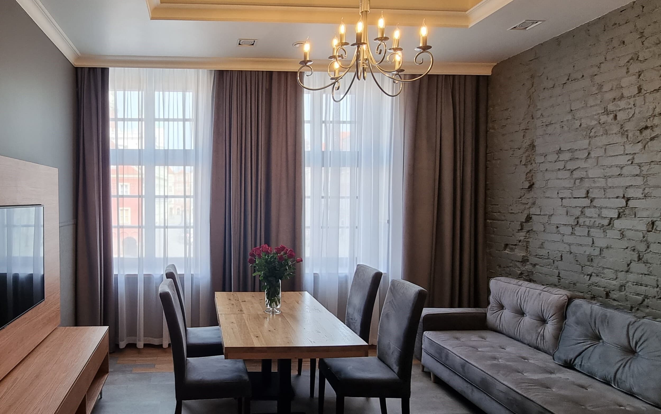 Romantyczny Pobyt (1 Noc, 2 Osoby) | Apartamenty Ratuszova | Poznań 