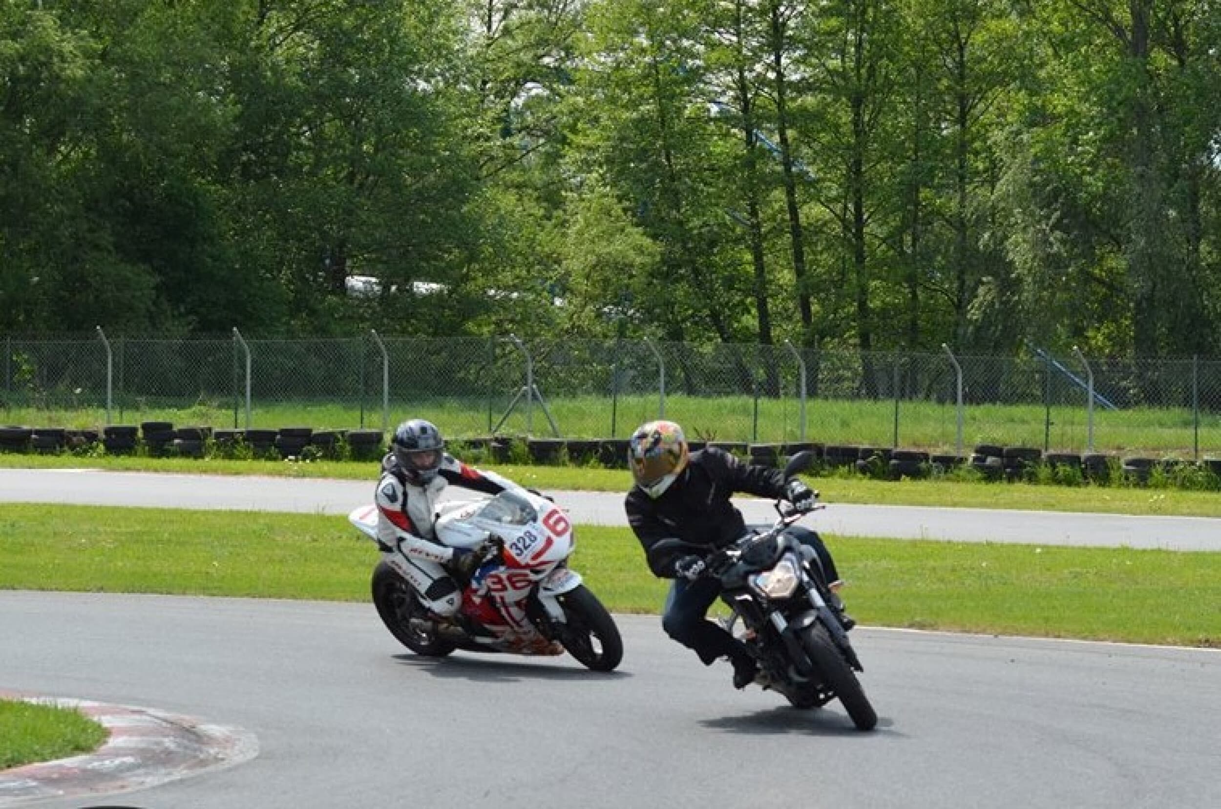 Szkolenie z Doskonalenia Jazdy Motocyklem | Wiele Lokalizacji